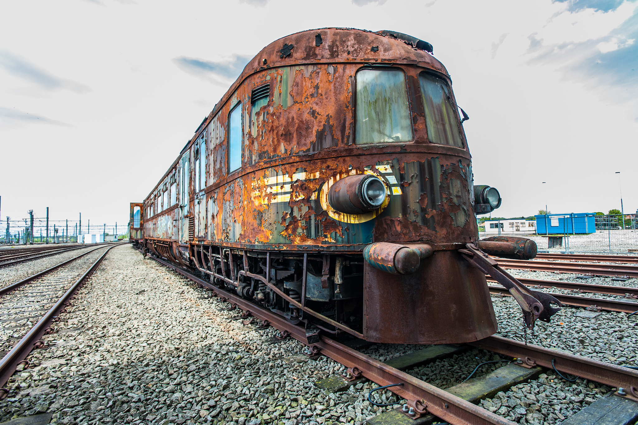 Nikon AF-S Nikkor 17-35mm F2.8D ED-IF sample photo. Train photography