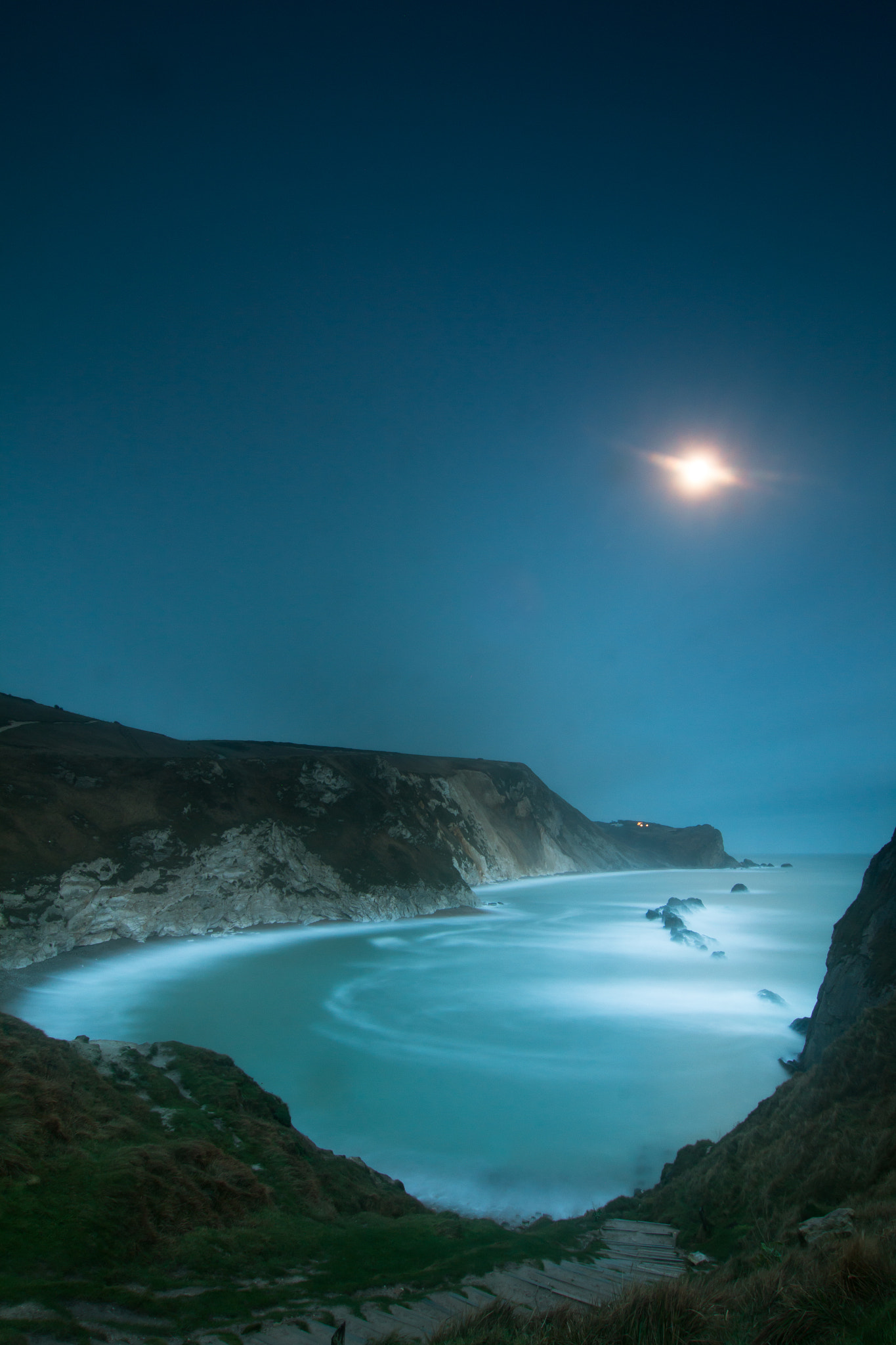 Tokina AT-X Pro 12-24mm F4 (IF) DX sample photo. Rising moon photography