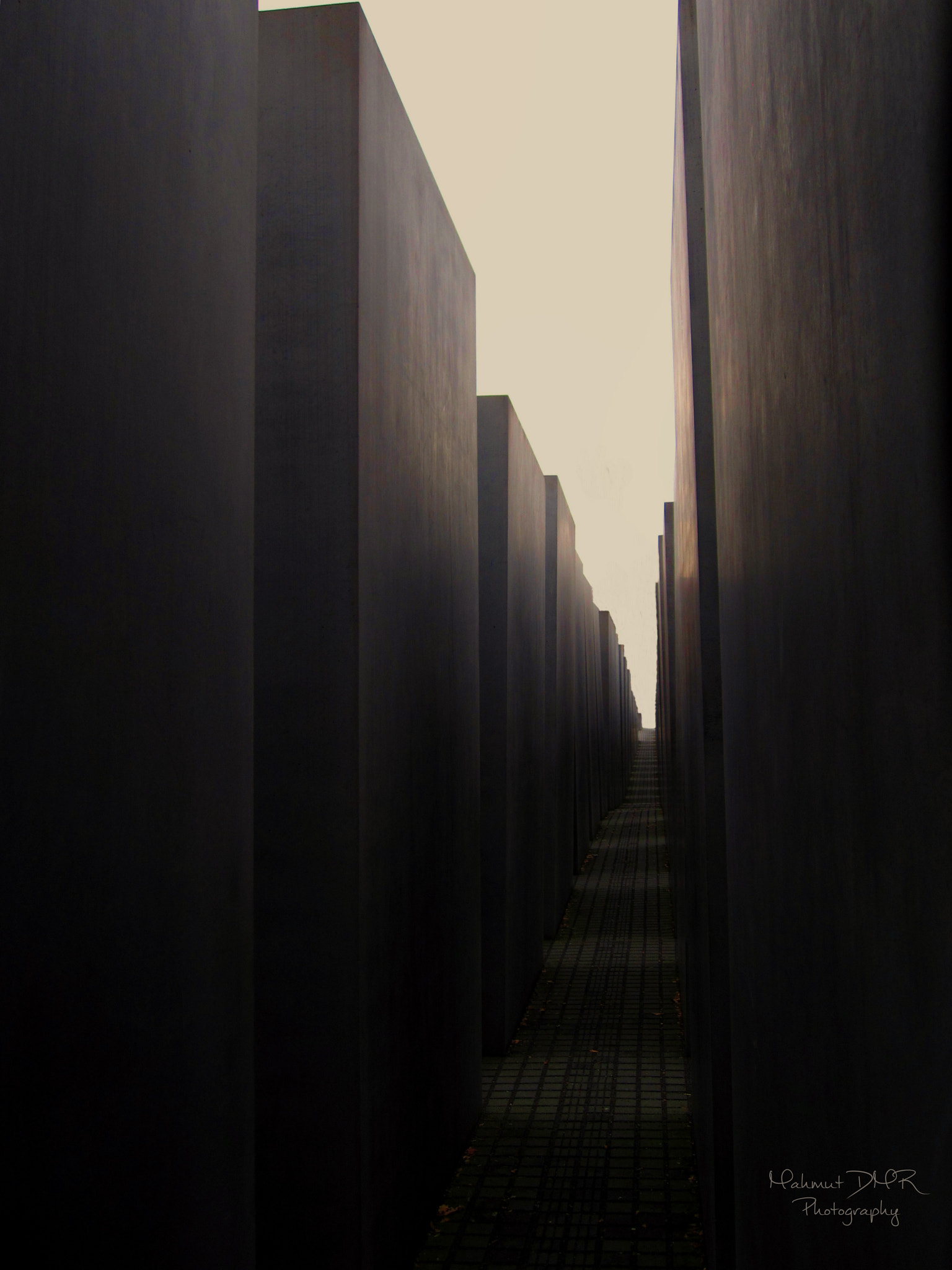 Canon PowerShot SD780 IS (Digital IXUS 100 IS / IXY Digital 210 IS) sample photo. Holocaust memorial photography