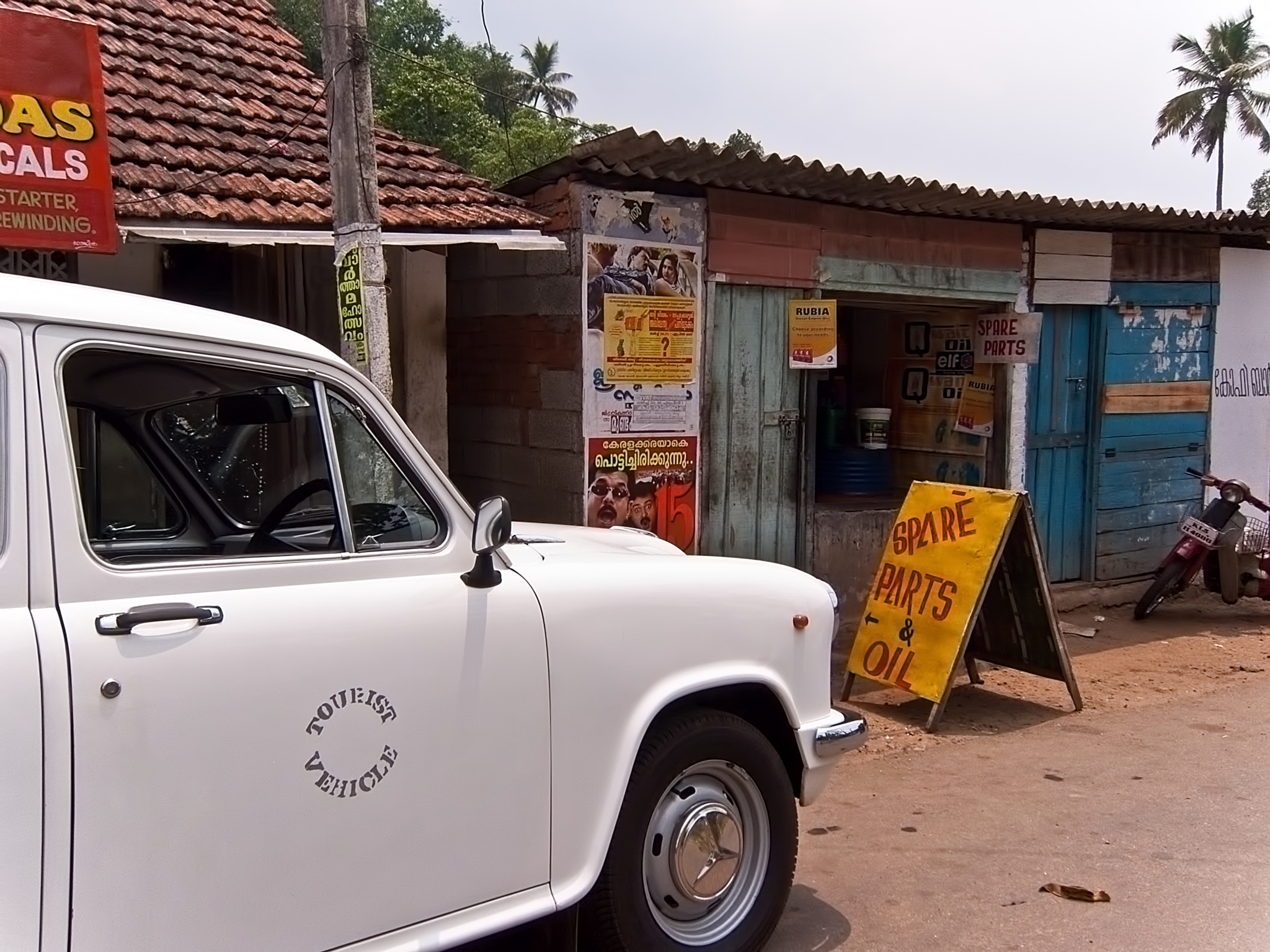 Canon POWERSHOT S45 sample photo. Automotive engineers - kerala style photography