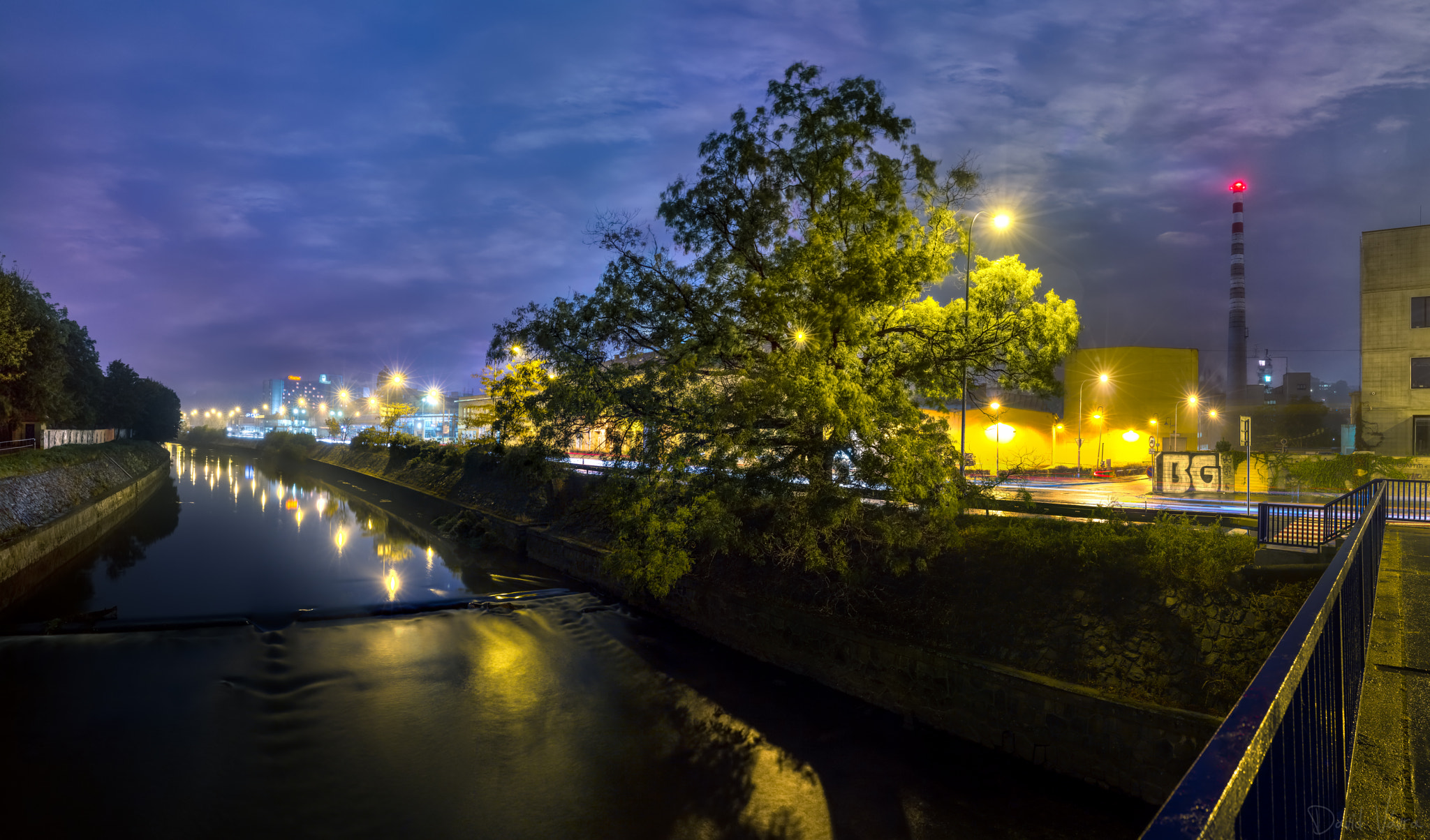 EF28-70mm f/2.8L USM sample photo. Night walk photography