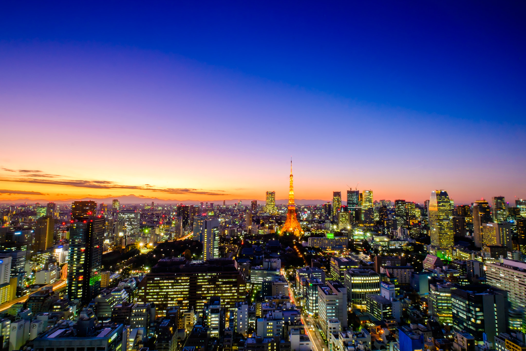 Fujifilm X-M1 + Fujifilm XF 10-24mm F4 R OIS sample photo. Tokyo sunset photography