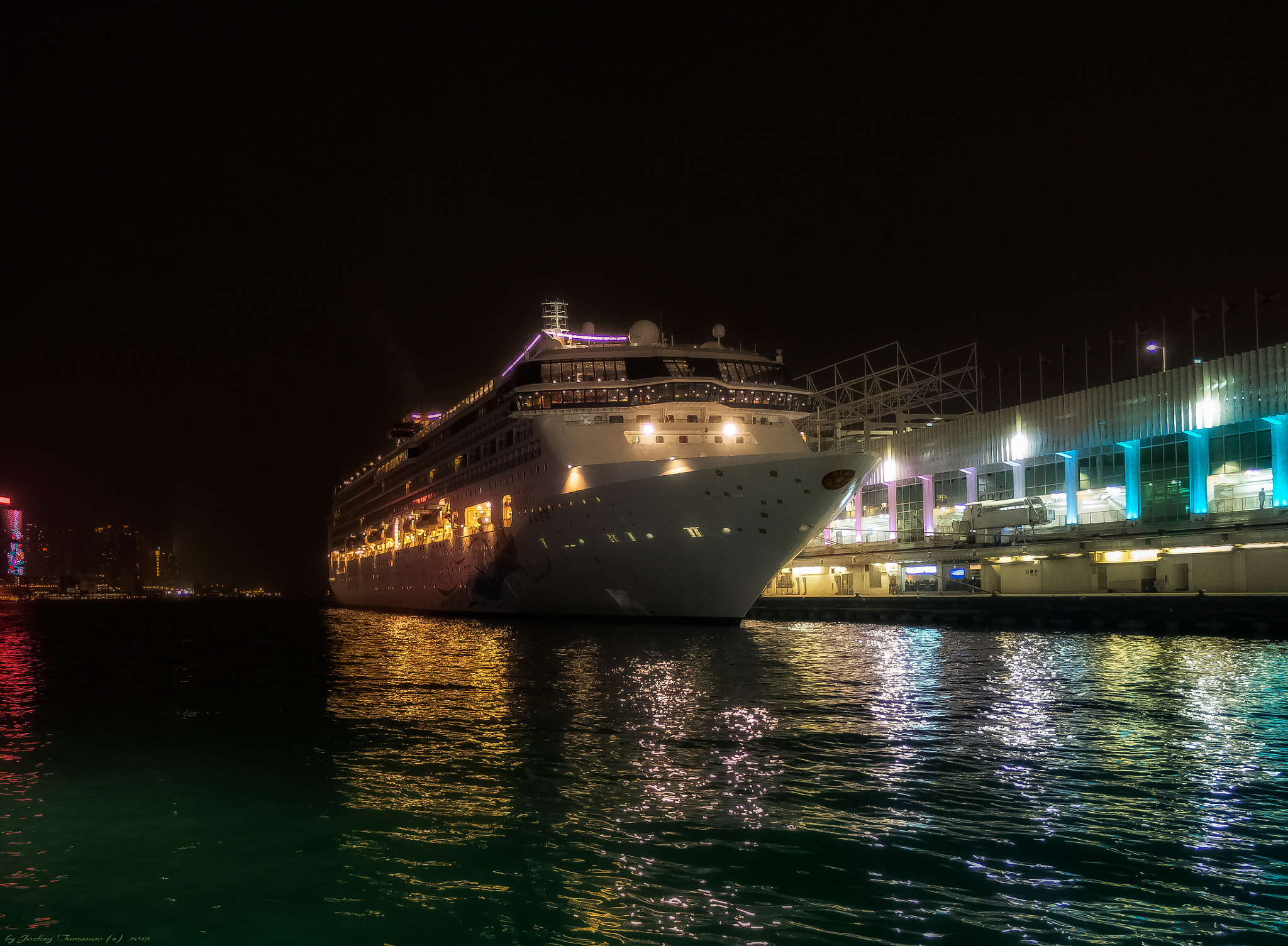 Olympus OM-D E-M5 sample photo. Liner "superstar virgo". victoria harbour, hong ko photography