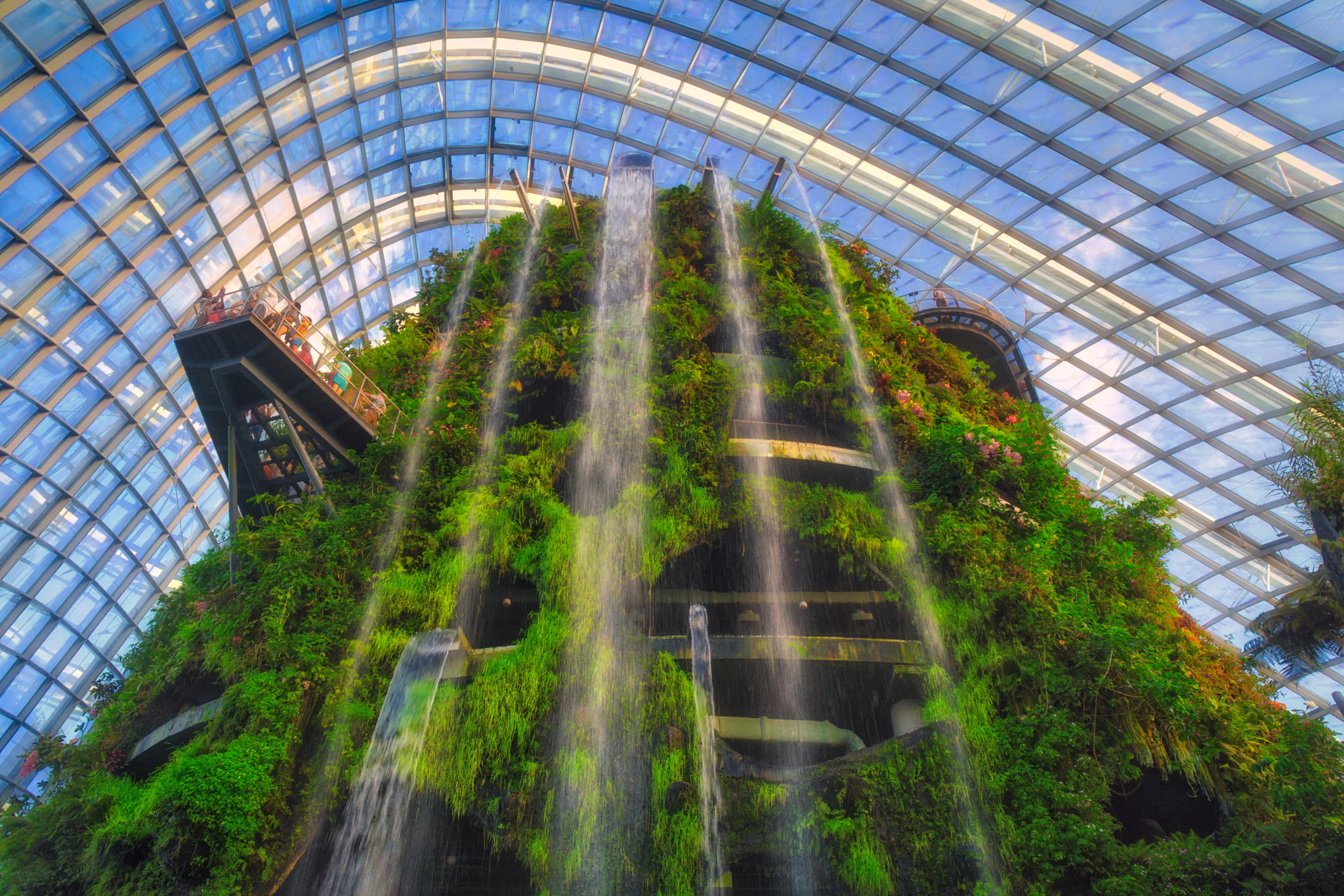 Sony a6000 + Sony Vario-Tessar T* E 16-70mm F4 ZA OSS sample photo. Waterfall photography