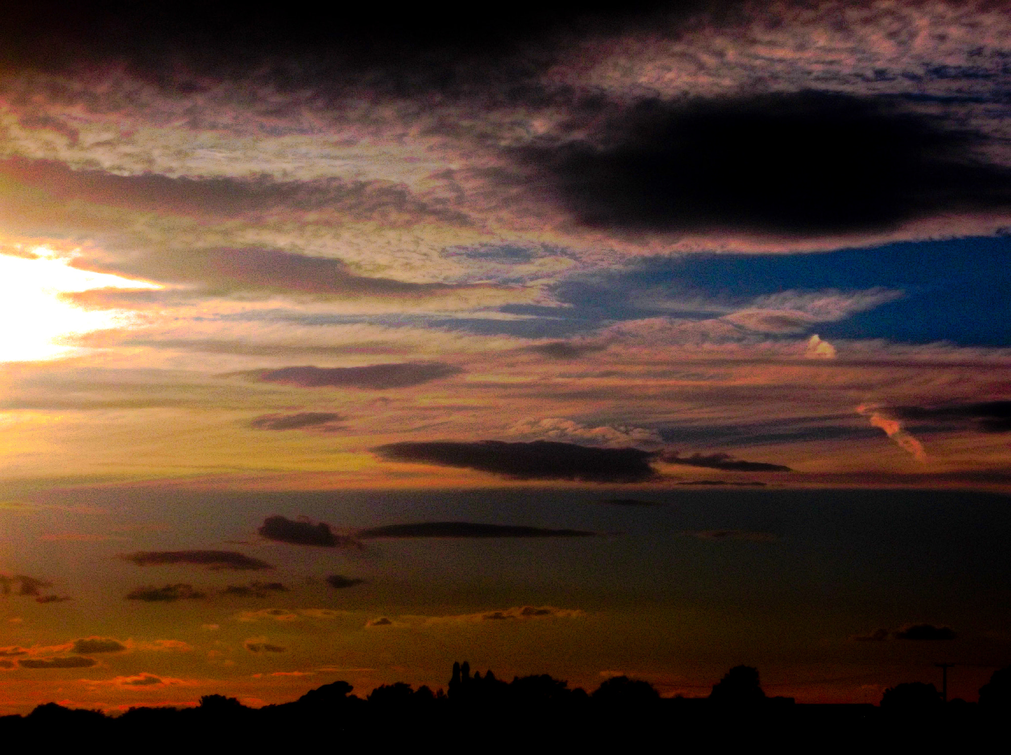 Fujifilm FinePix JX400 sample photo. Messy sky photography