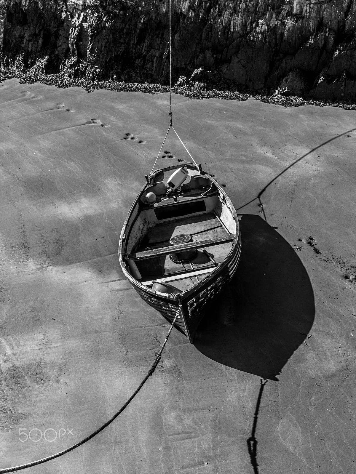 Panasonic Lumix DMC-G5 sample photo. Moored boat photography