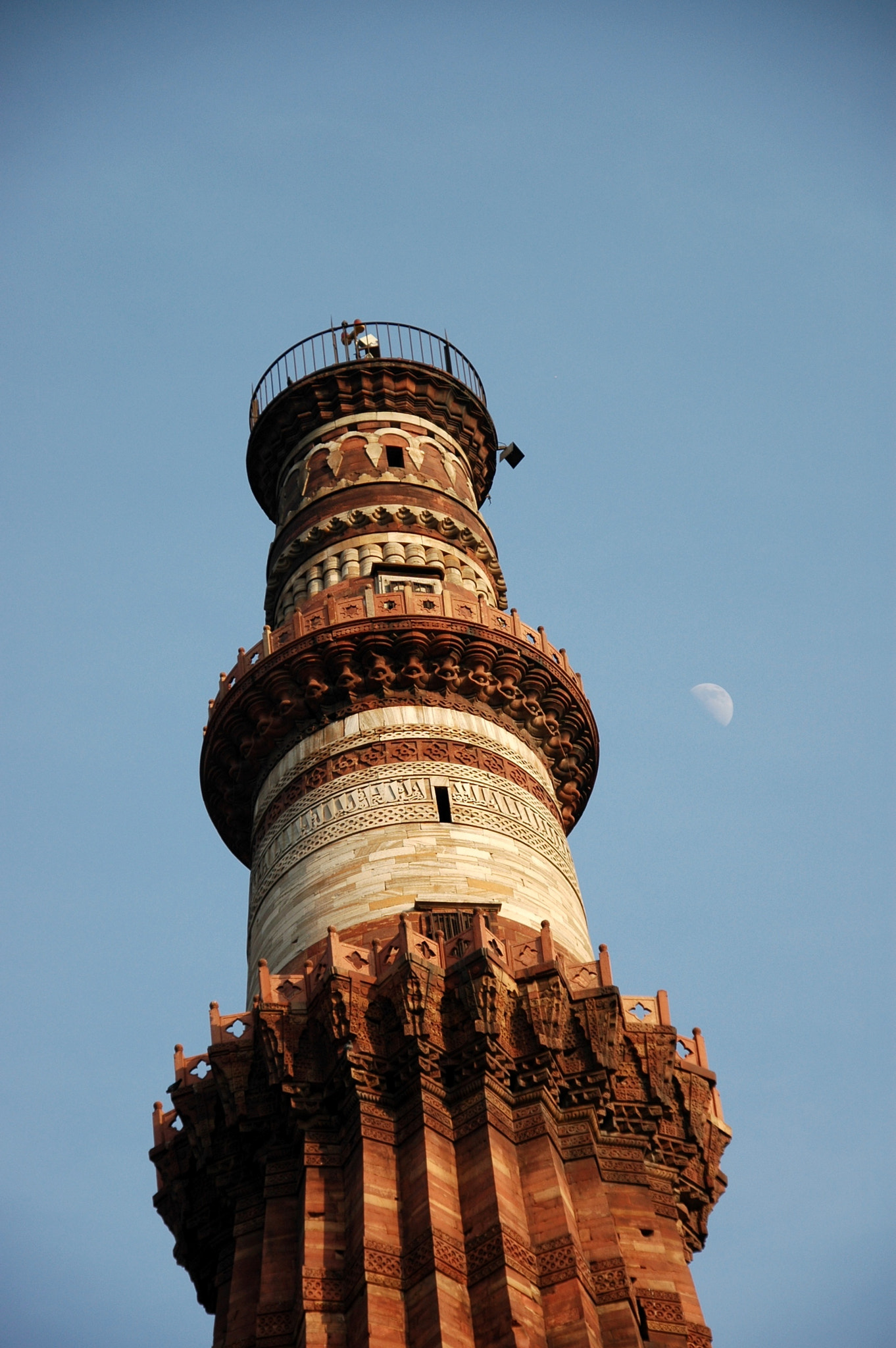 Sigma 18-200mm F3.5-6.3 DC OS HSM sample photo. India - dehli - mehrauli park (qutb minar) 01 photography