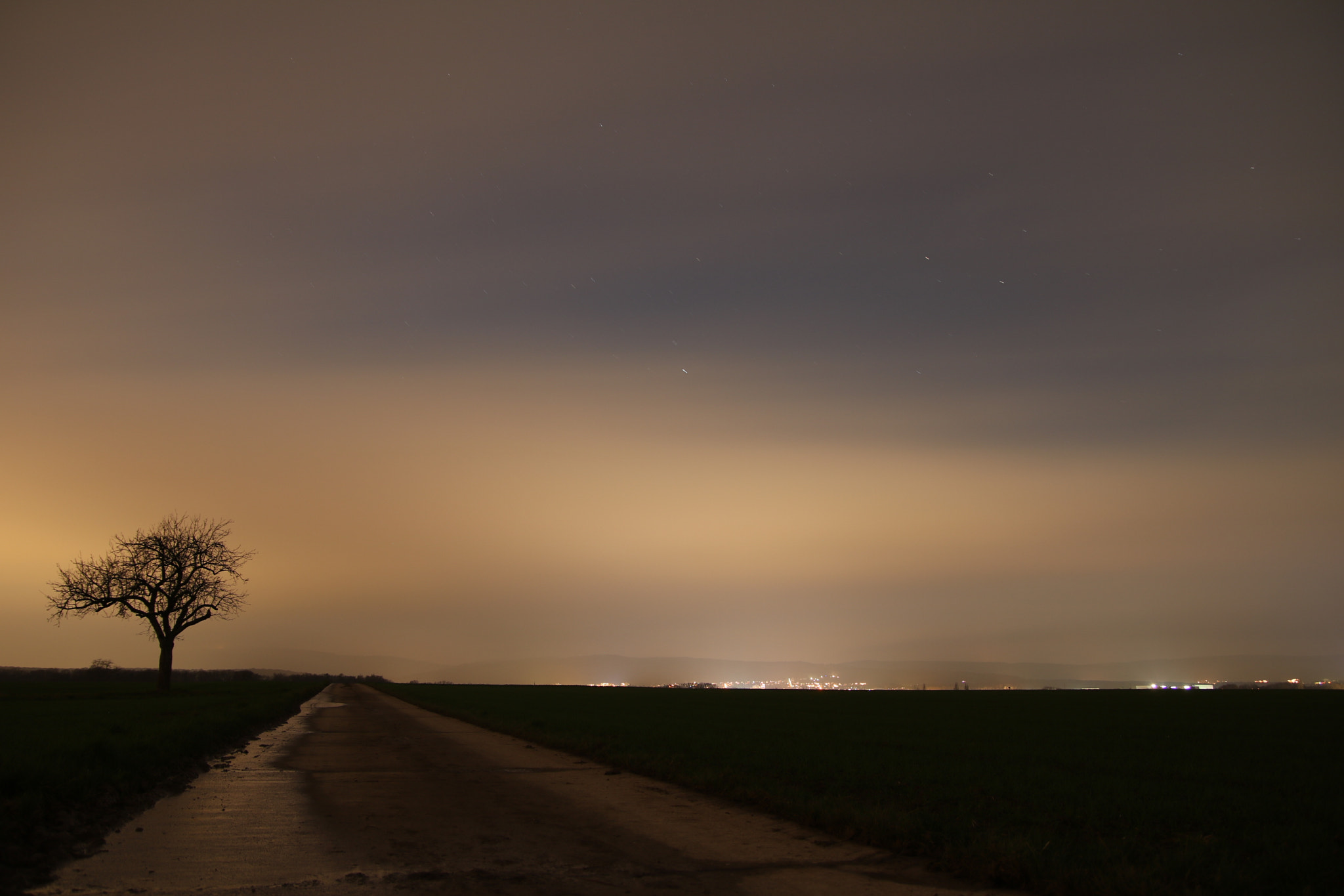 Tamron SP AF 17-50mm F2.8 XR Di II LD Aspherical (IF) sample photo. Nacht auf einem feld photography