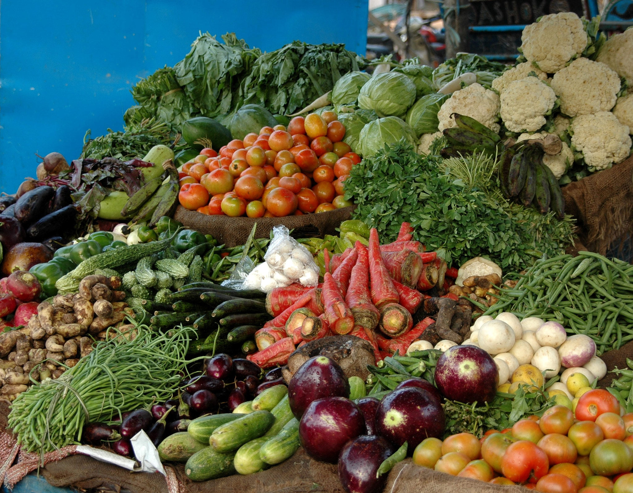 Sigma 18-200mm F3.5-6.3 DC OS HSM sample photo. India - agra - market 01 photography