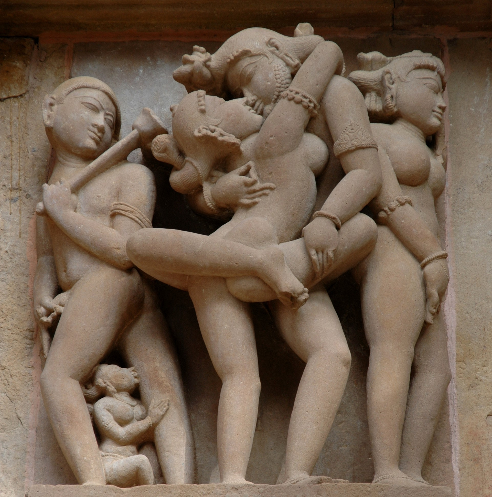Sigma 18-200mm F3.5-6.3 DC OS HSM sample photo. India - khajuraho - chandela temples 01 photography
