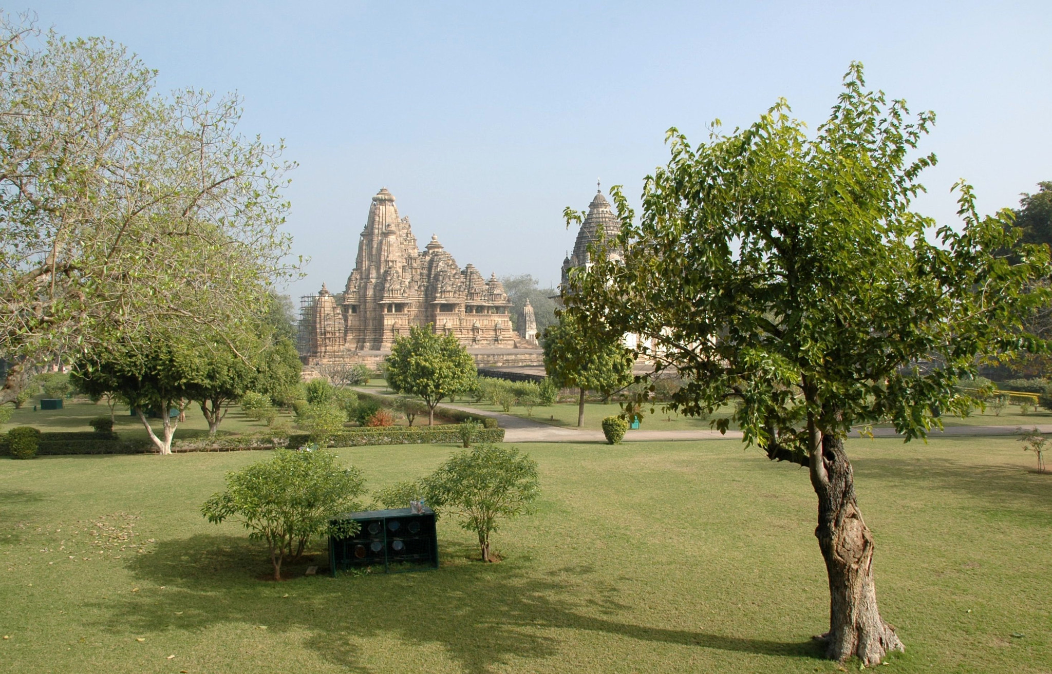 Sigma 18-200mm F3.5-6.3 DC OS HSM sample photo. India - khajuraho - chandela temples 02 photography