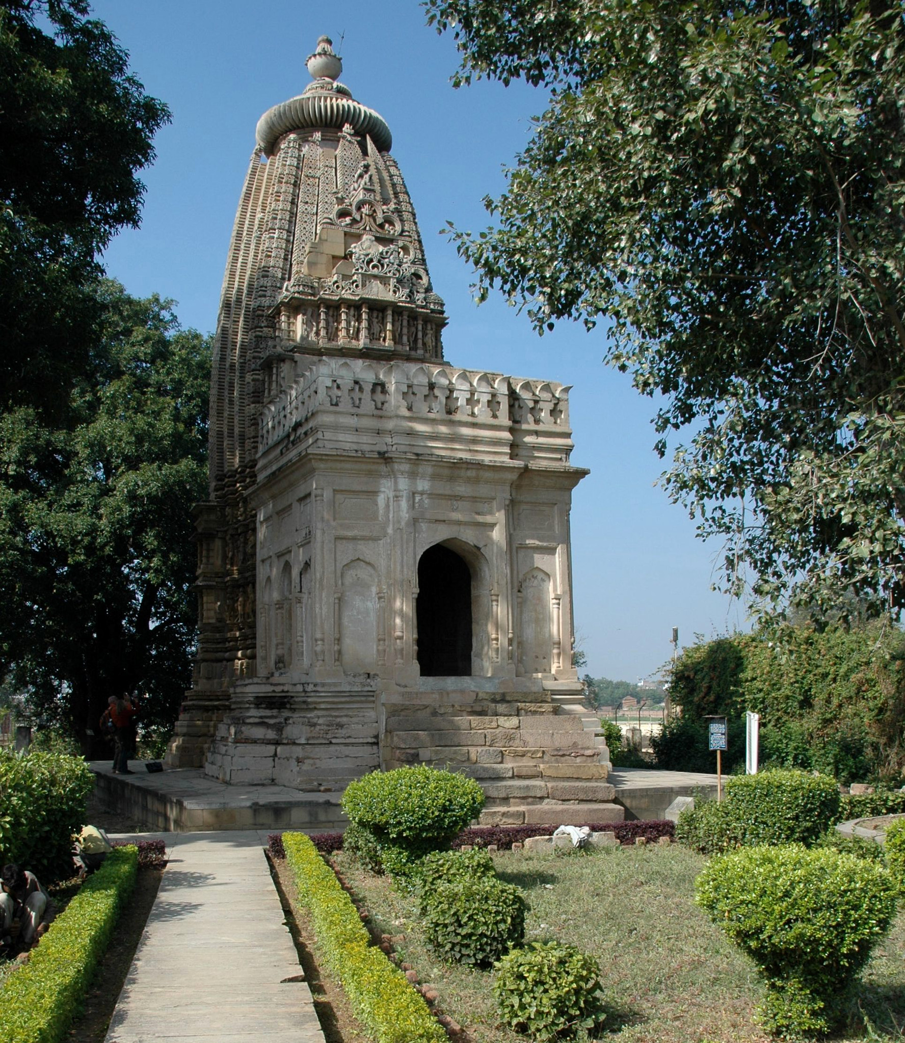 Sigma 18-200mm F3.5-6.3 DC OS HSM sample photo. India - khajuraho - templi jain photography