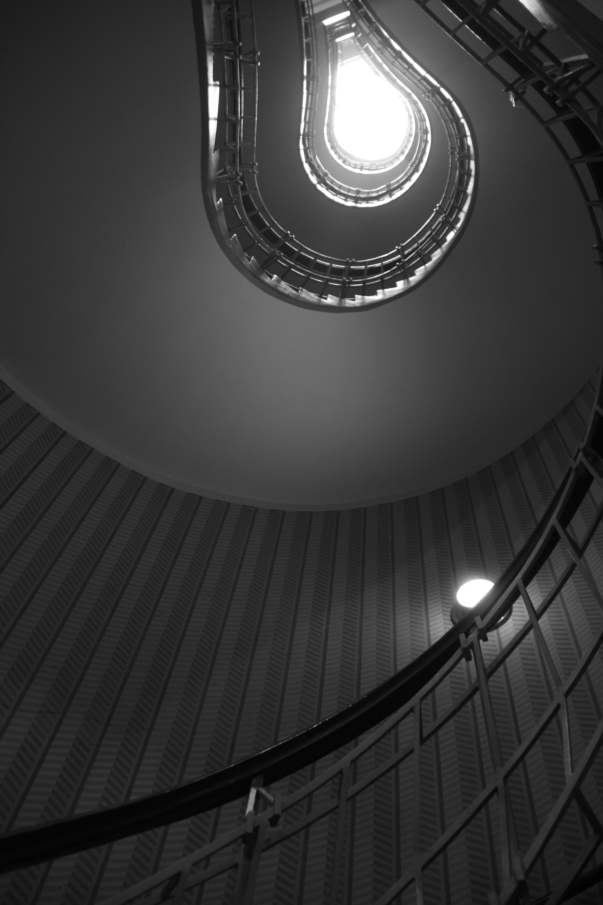 Canon EOS 1000D (EOS Digital Rebel XS / EOS Kiss F) sample photo. Staircase cubist cafe praha photography