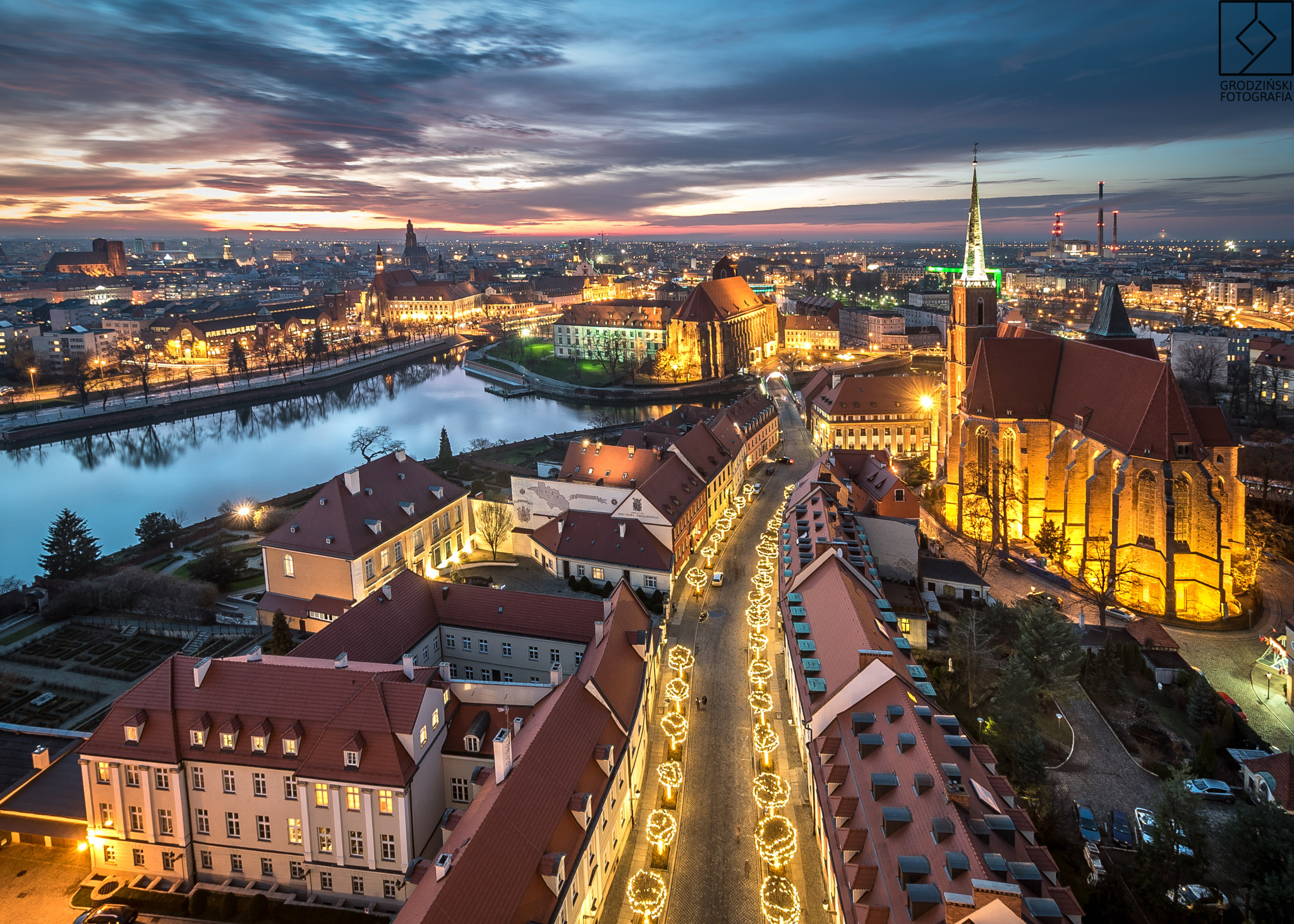 Nikon D750 + Nikon AF-S DX Nikkor 10-24mm F3-5-4.5G ED sample photo. Wrocław seen from the cathedral tower photography