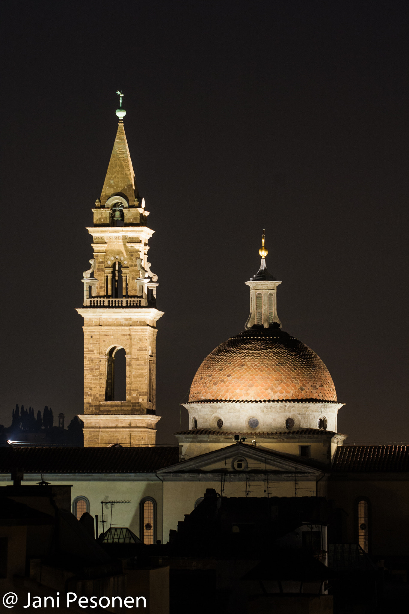 Canon EOS 450D (EOS Rebel XSi / EOS Kiss X2) + Canon EF 70-200mm F4L USM sample photo. Night domes photography