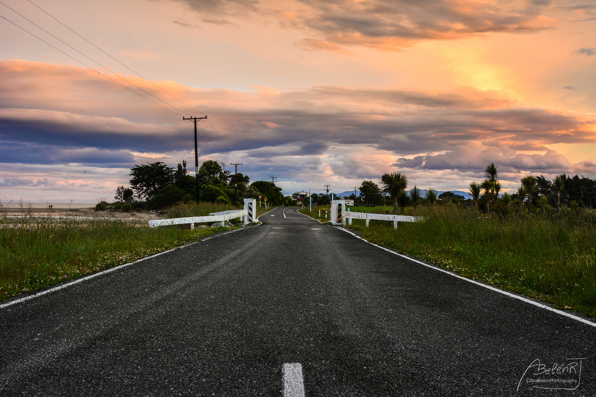 AF Zoom-Nikkor 28-200mm f/3.5-5.6D IF sample photo. Towards the sunset photography