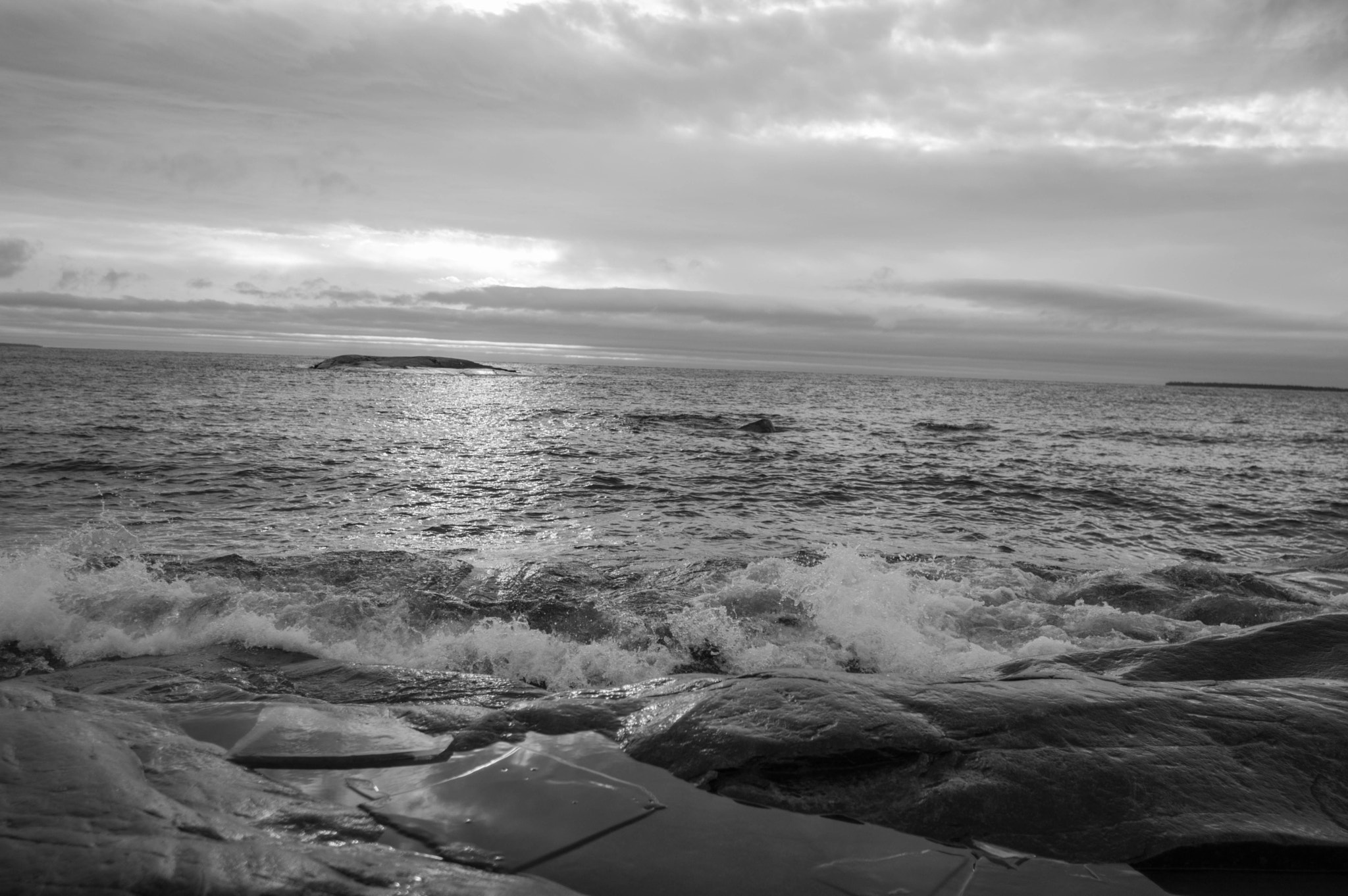 Nikon D3200 + Nikon AF-S Nikkor 20mm F1.8G ED sample photo. Ice and uncarm waters photography