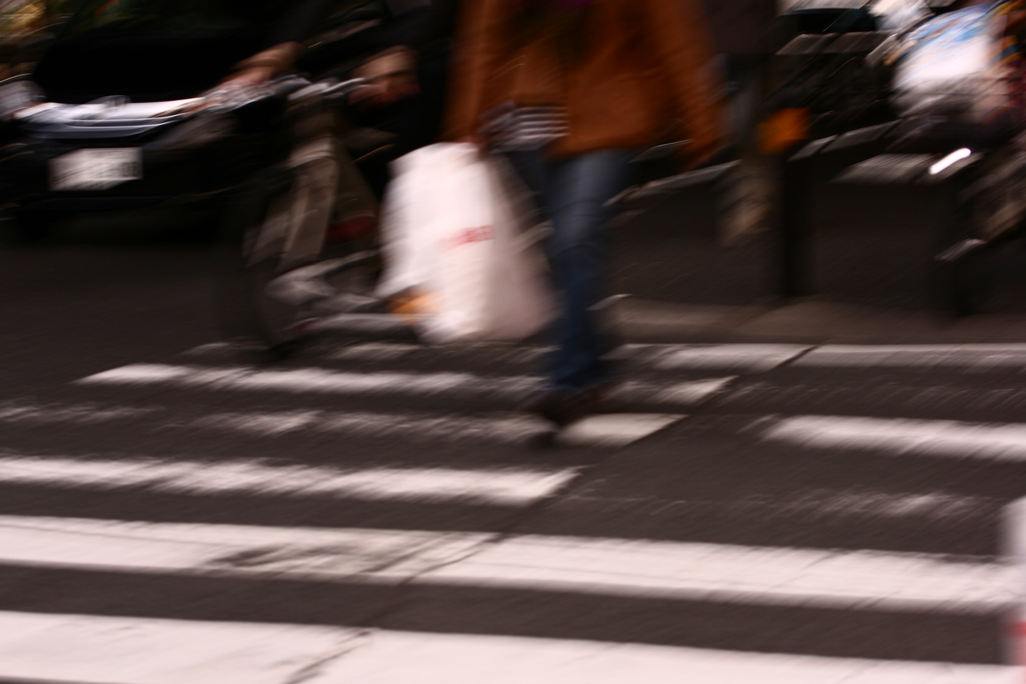 Canon EF 55-200mm F4.5-5.6 II USM sample photo. Passing photography