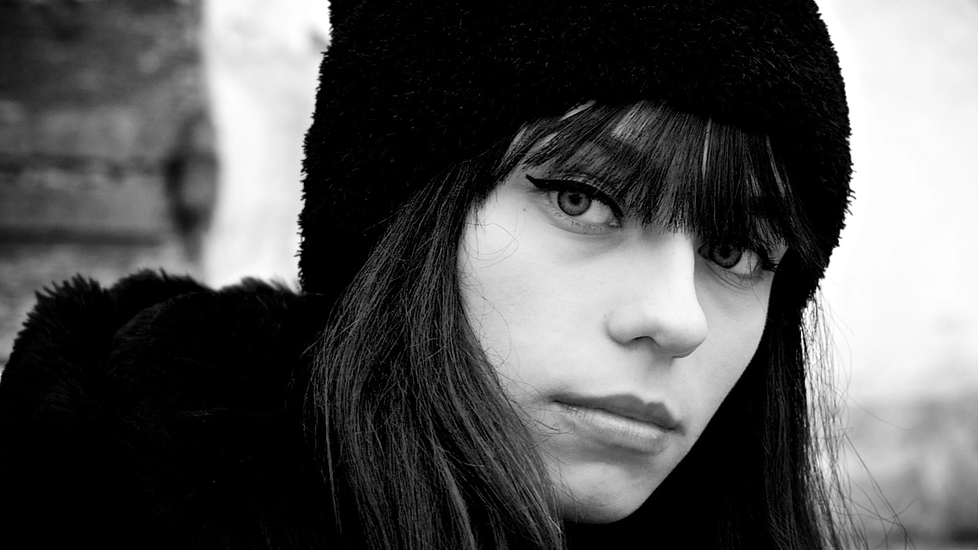 Pentax K20D + Pentax smc FA 50mm F1.4 sample photo. Alice (b&w) photography
