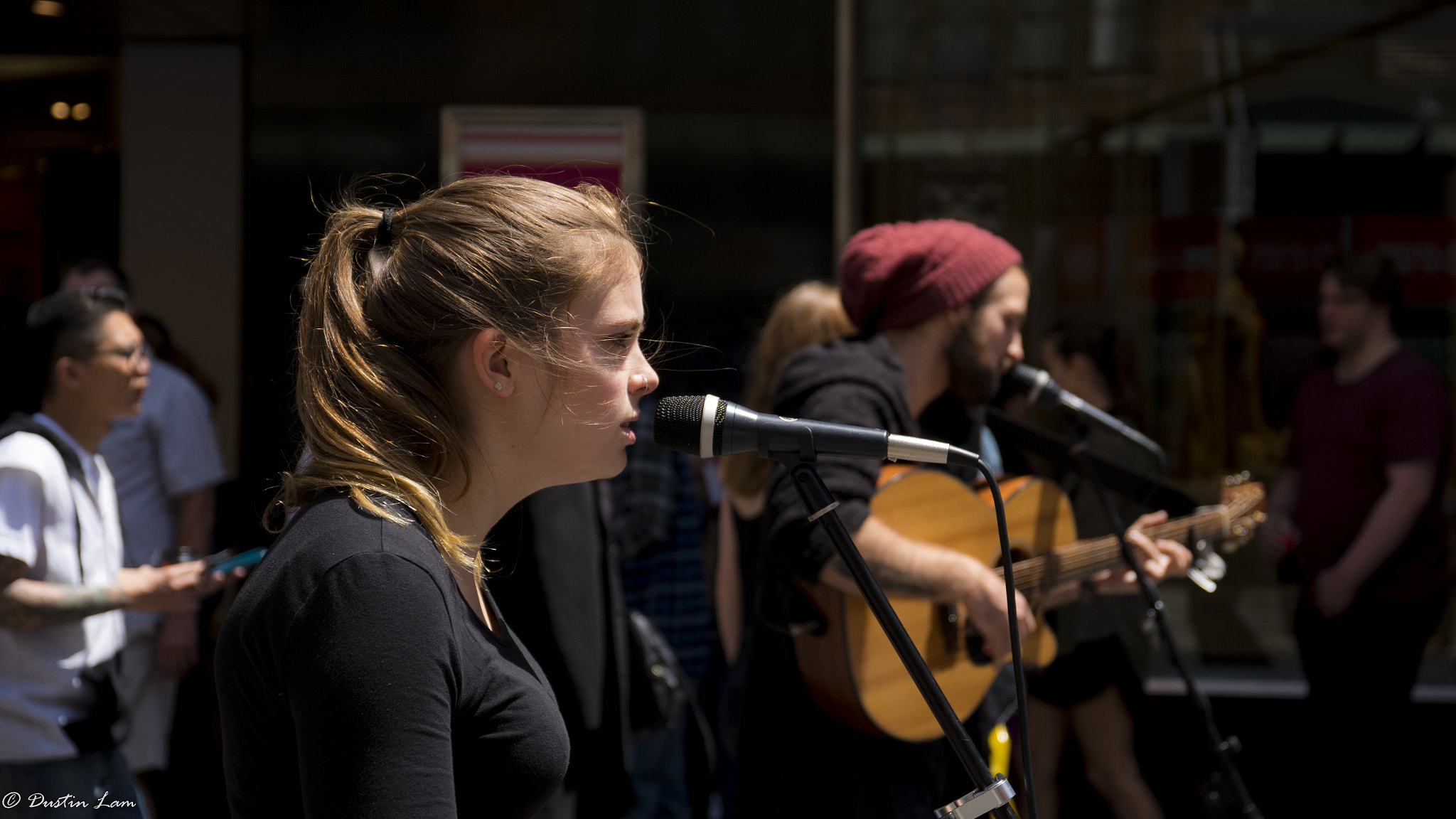 Sony a7R II + Sigma 50-200mm F4-5.6 DC OS HSM sample photo. Street performers in bourke street mall photography