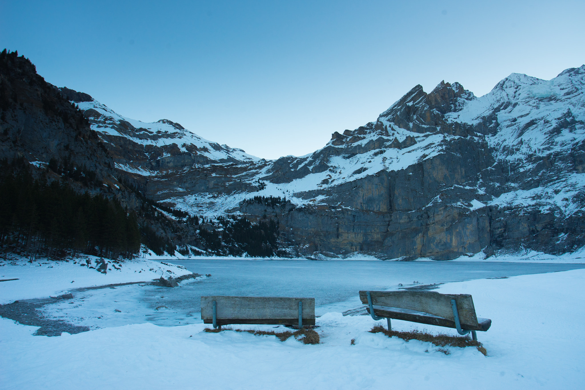 Sony a7 II + Canon EF 17-40mm F4L USM sample photo. Sitting @ oeschinensee photography