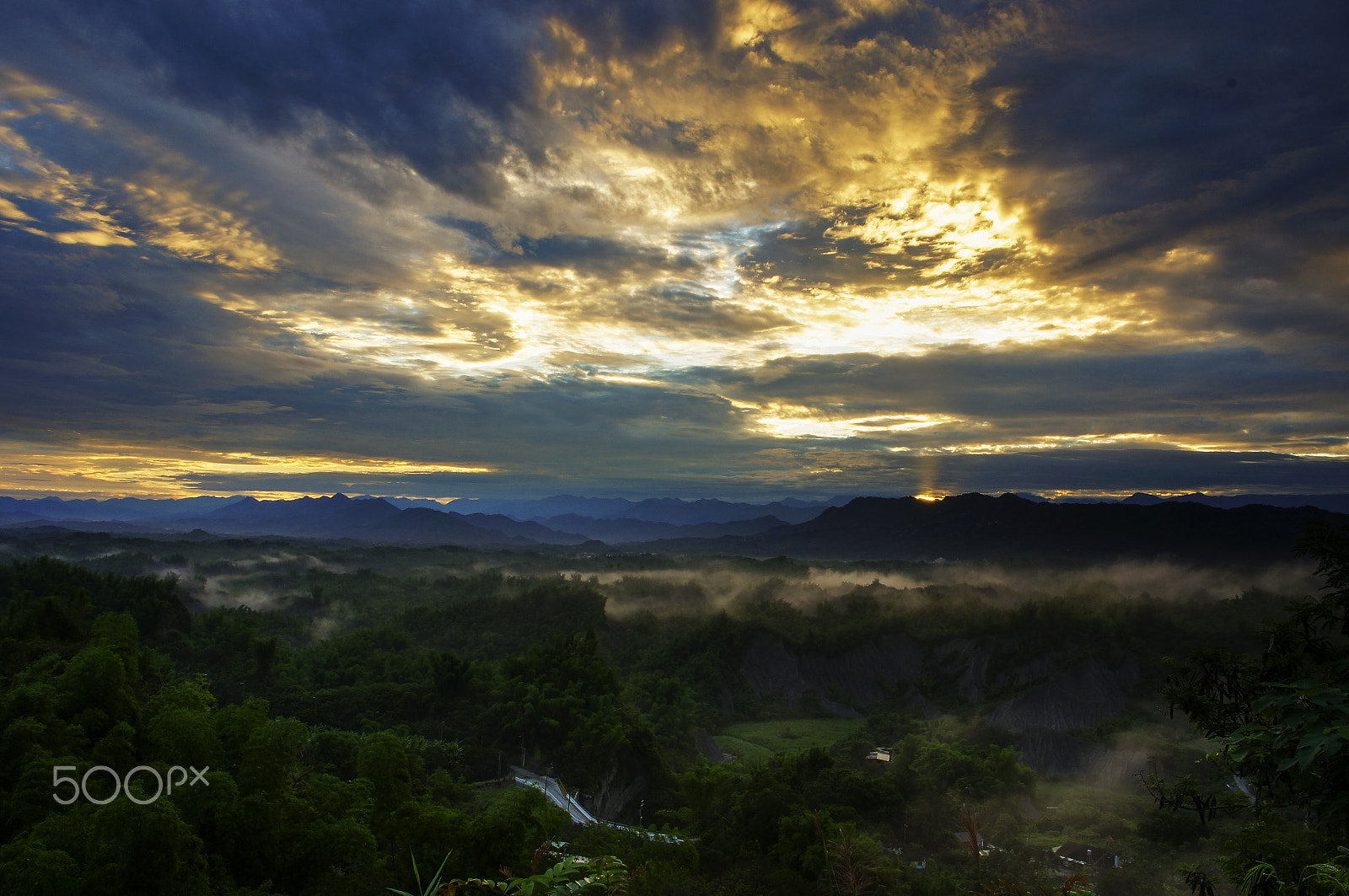 Sigma 17-70mm F2.8-4 DC Macro HSM sample photo. Before sunrise photography
