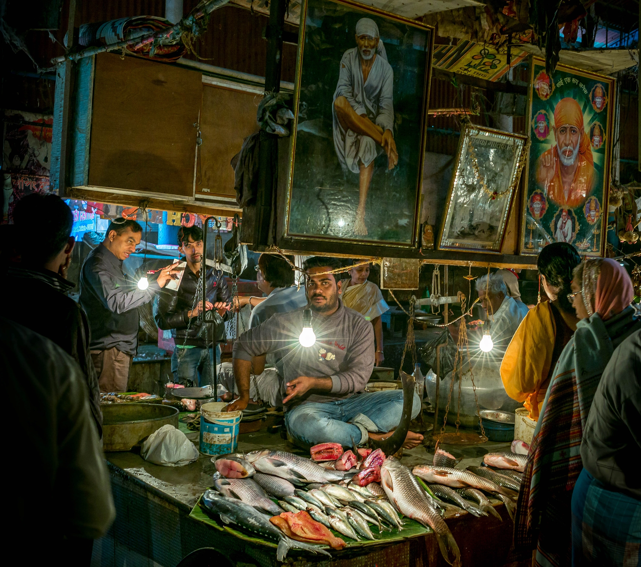 Leica Summarit-M 35mm F2.4 ASPH sample photo. Fish monger photography