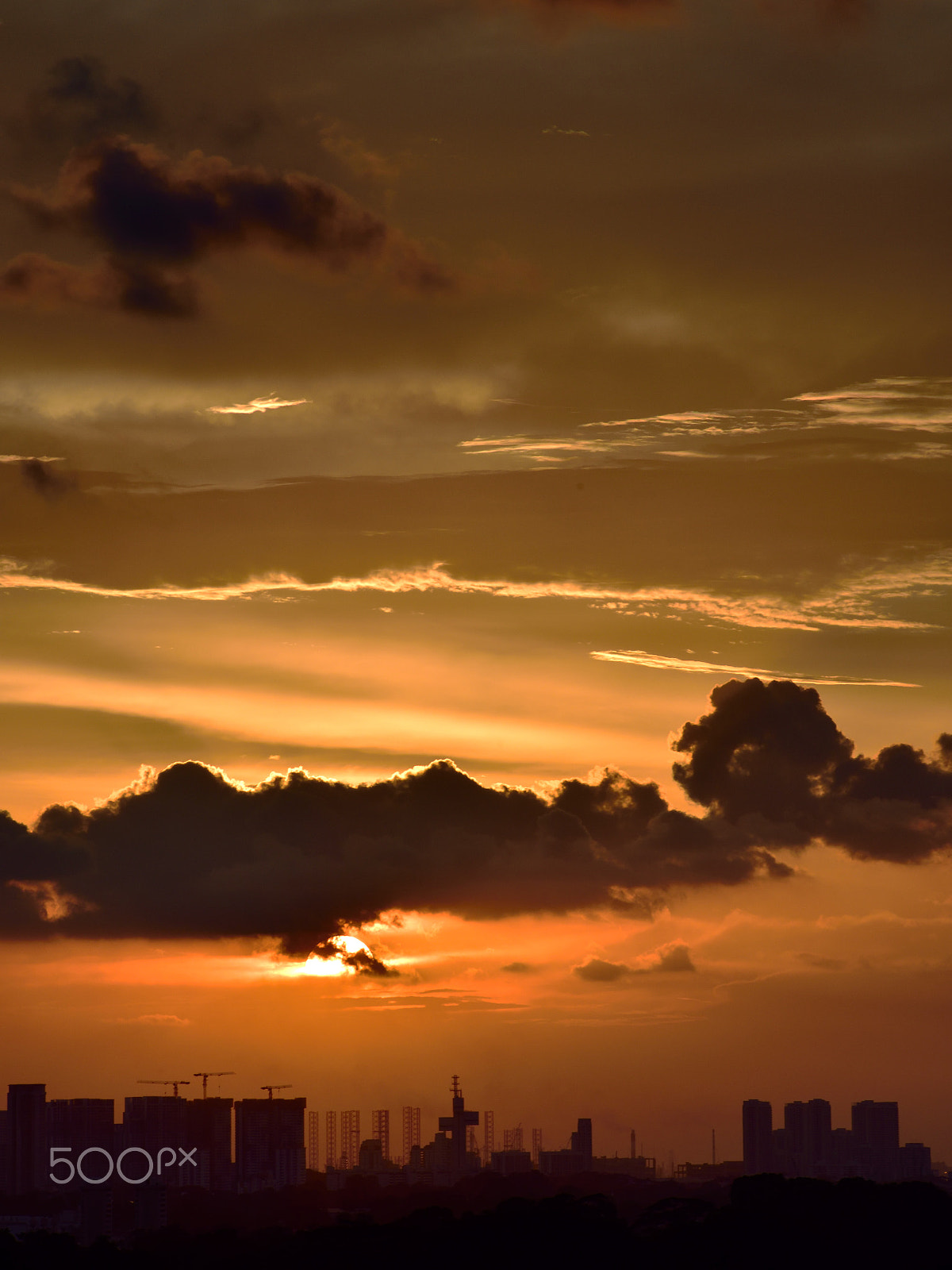 Nikon D750 + Nikon AF Nikkor 180mm F2.8D ED-IF sample photo. Evening sunset over singapore skyline photography