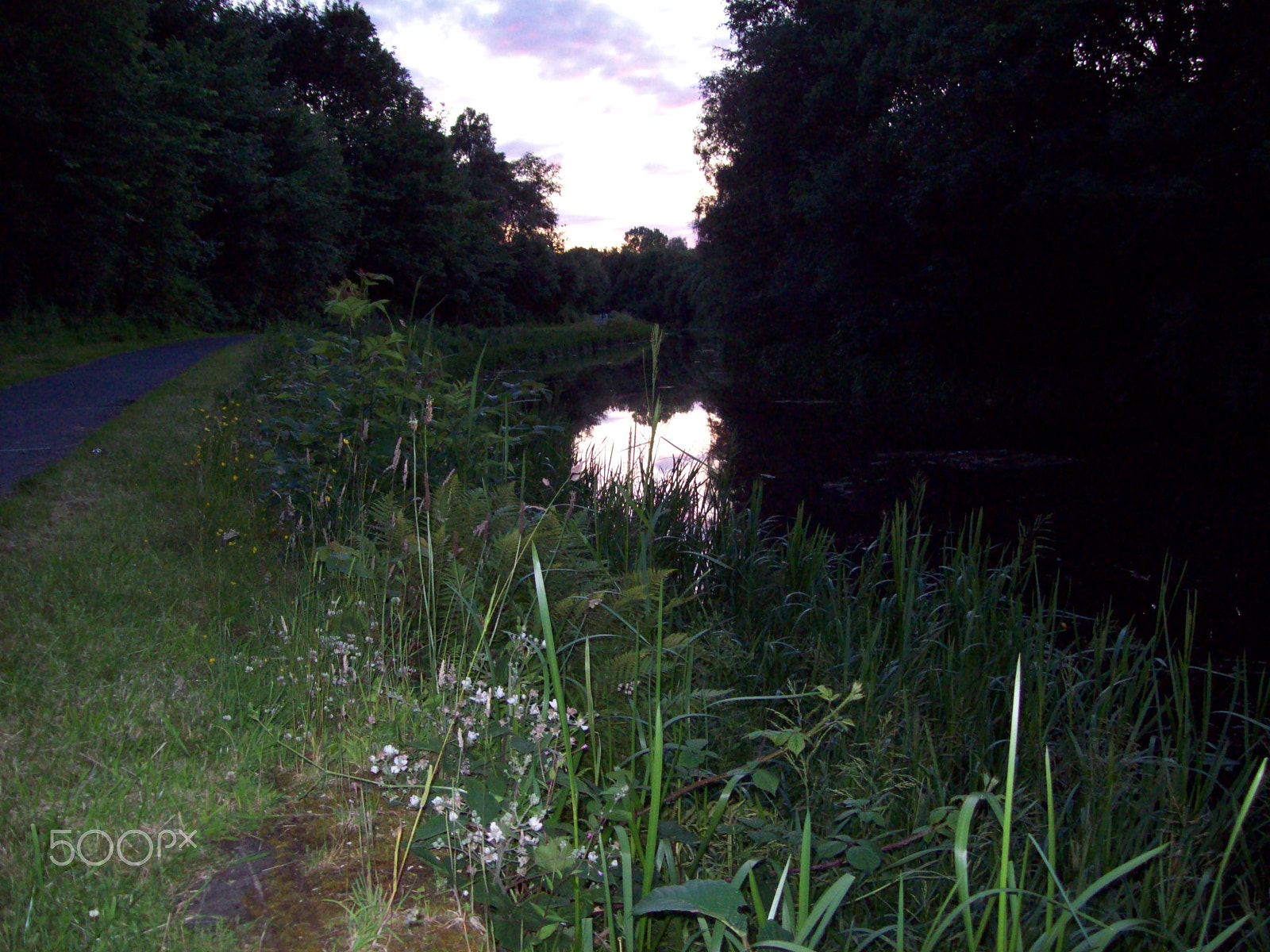 Kodak EASYSHARE C813 ZOOM DIGITAL CAMERA sample photo. Sunset by the canal photography