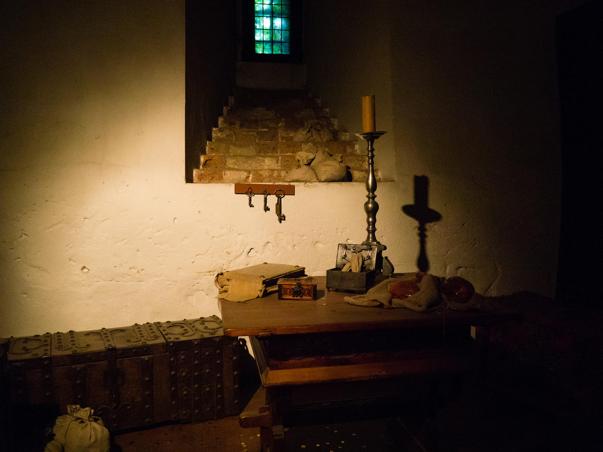 Panasonic Lumix DMC-GF6 + LUMIX G VARIO PZ 14-42/F3.5-5.6 sample photo. Malbork room photography