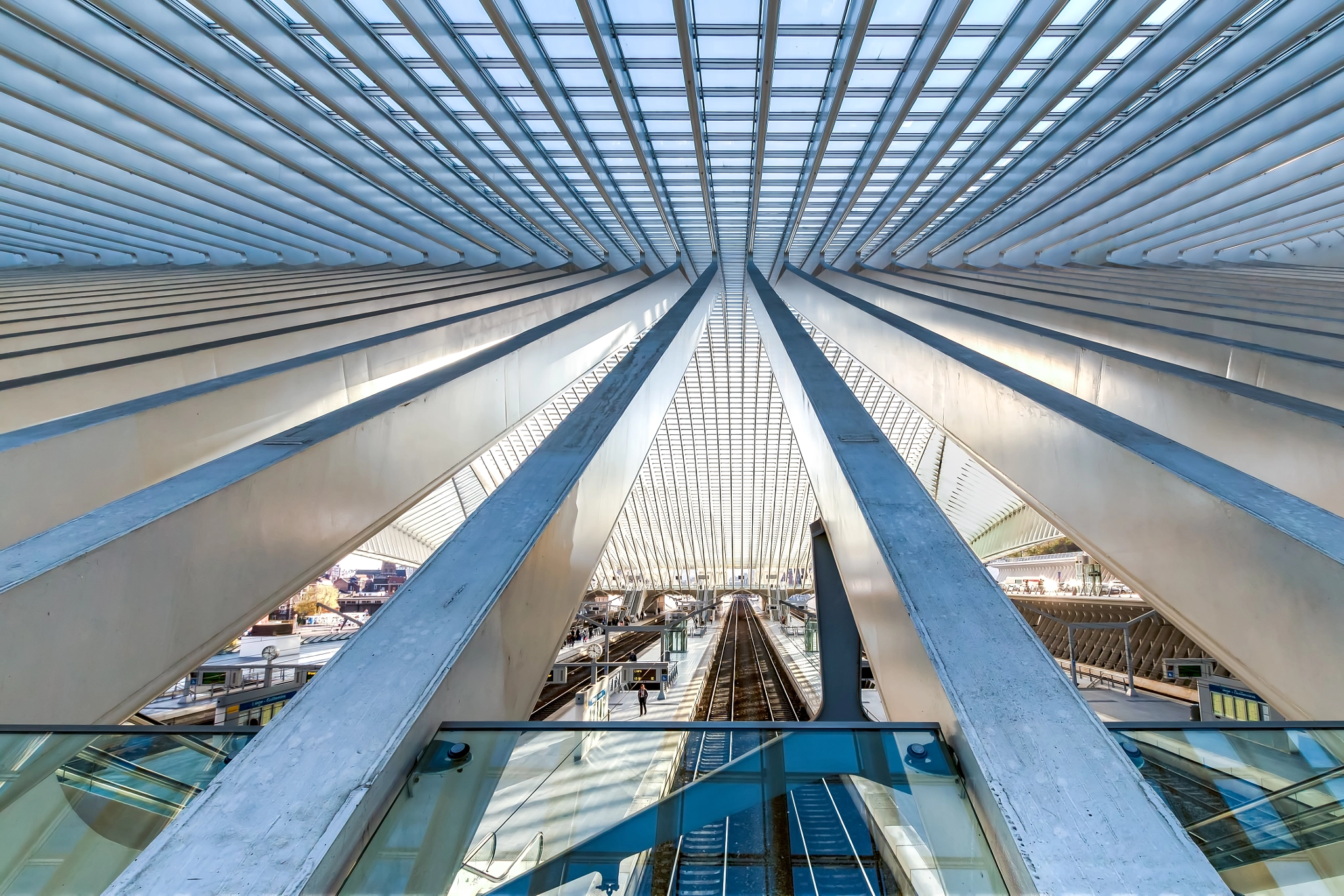 Sony SLT-A57 + Sigma 10-20mm F3.5 EX DC HSM sample photo. Gare de liege-guillemins - liege, guillemins stati photography