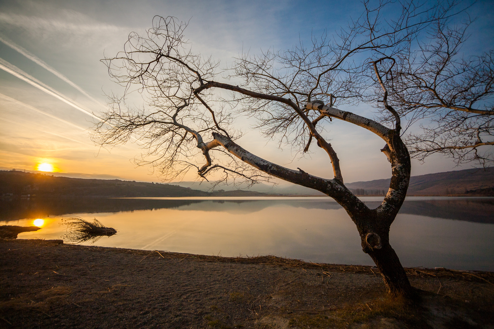 Canon EOS 5D + Sigma 15-30mm f/3.5-4.5 EX DG Aspherical sample photo. Lisi lake photography