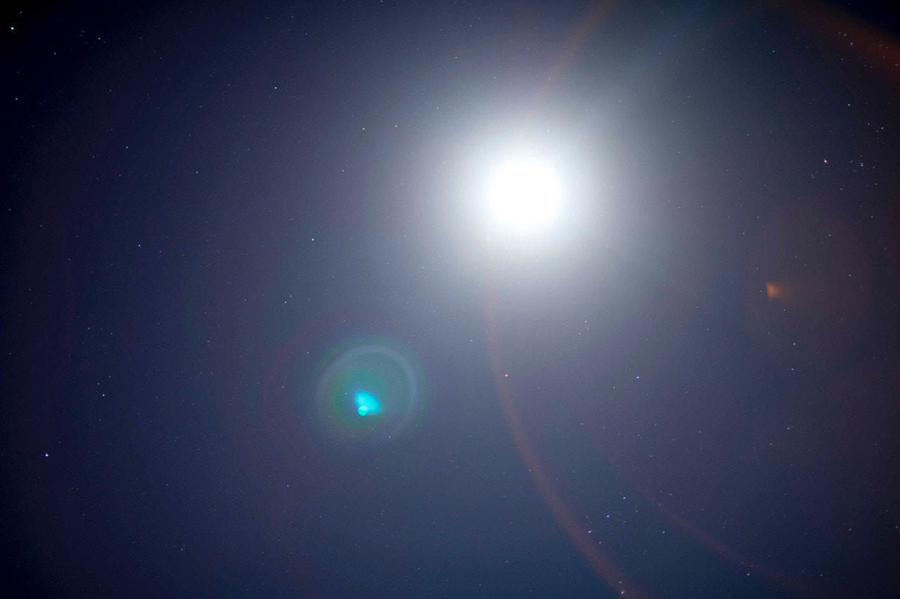 Canon EF 24mm F1.4L II USM sample photo. Full moon photography