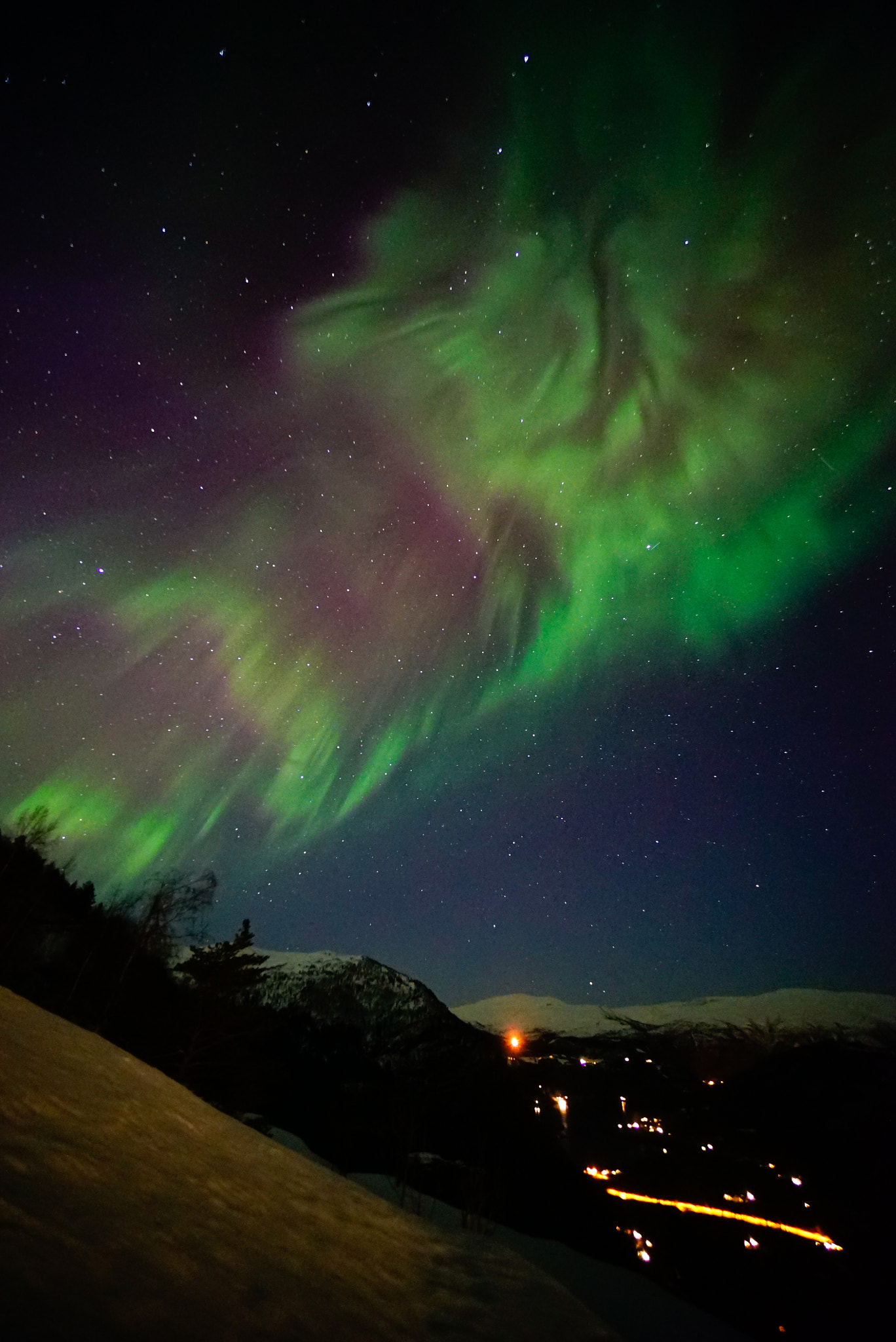 Sony a7S + Sony E 10-18mm F4 OSS sample photo. Aurora borealis photography