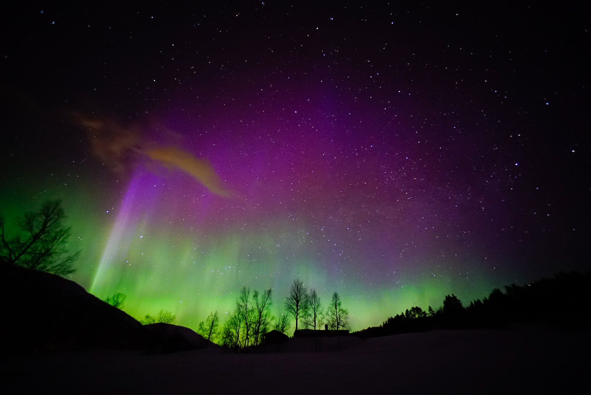 Sony a7S + Sony E 10-18mm F4 OSS sample photo. Aurora borealis photography