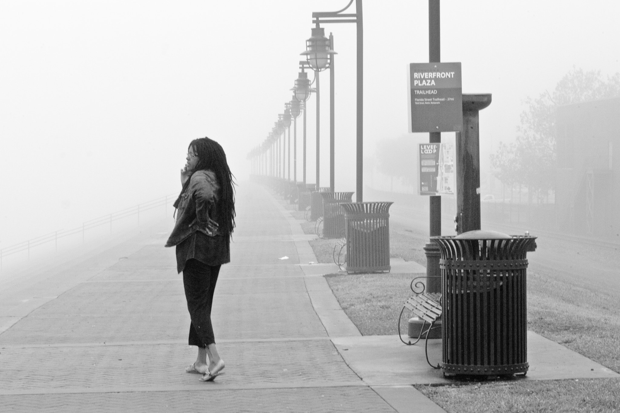 Canon EOS-1D Mark II sample photo. Woman on the phone photography