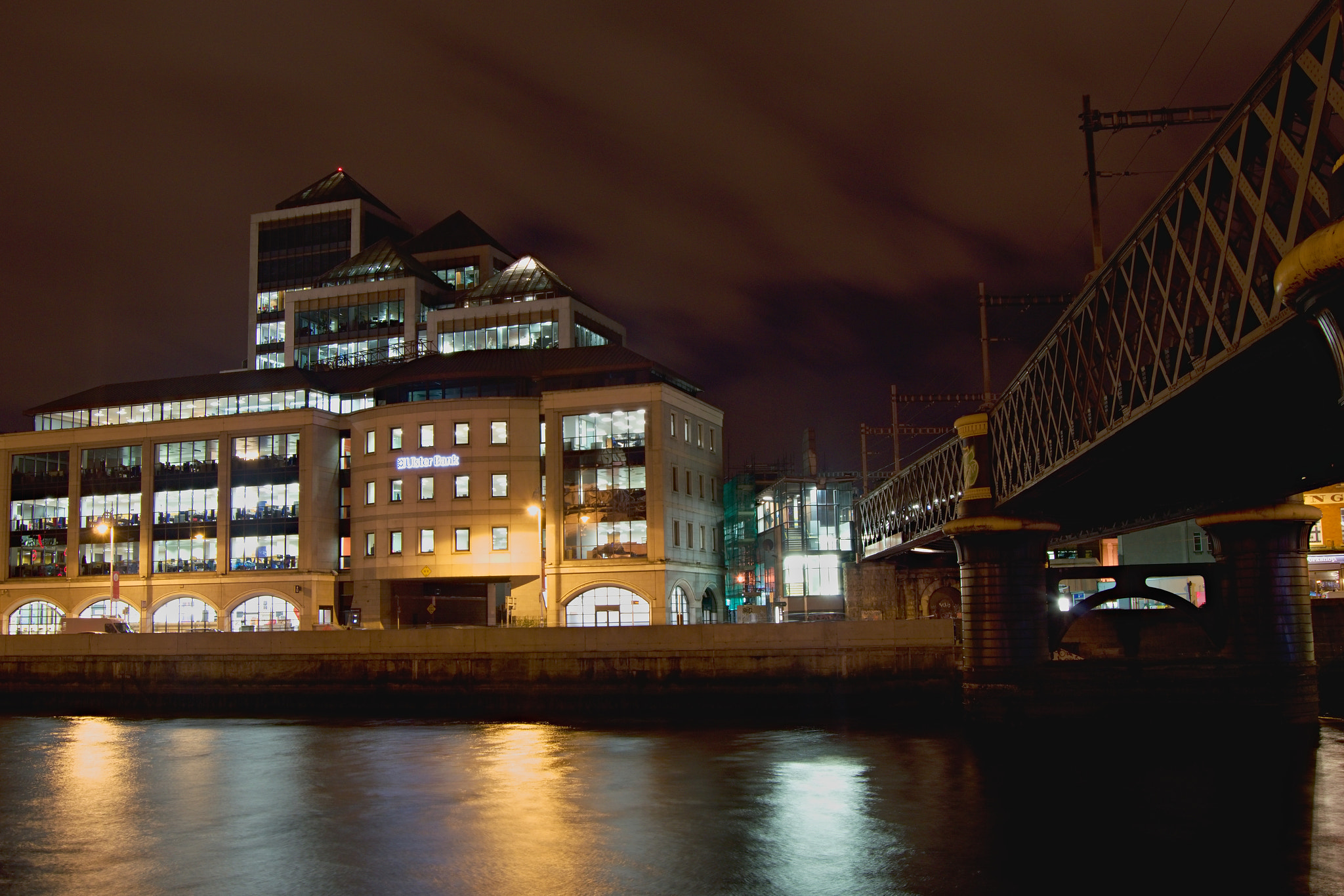 Nikon D3200 + 18.00 - 55.00 mm f/3.5 - 5.6 sample photo. Dublin at night photography