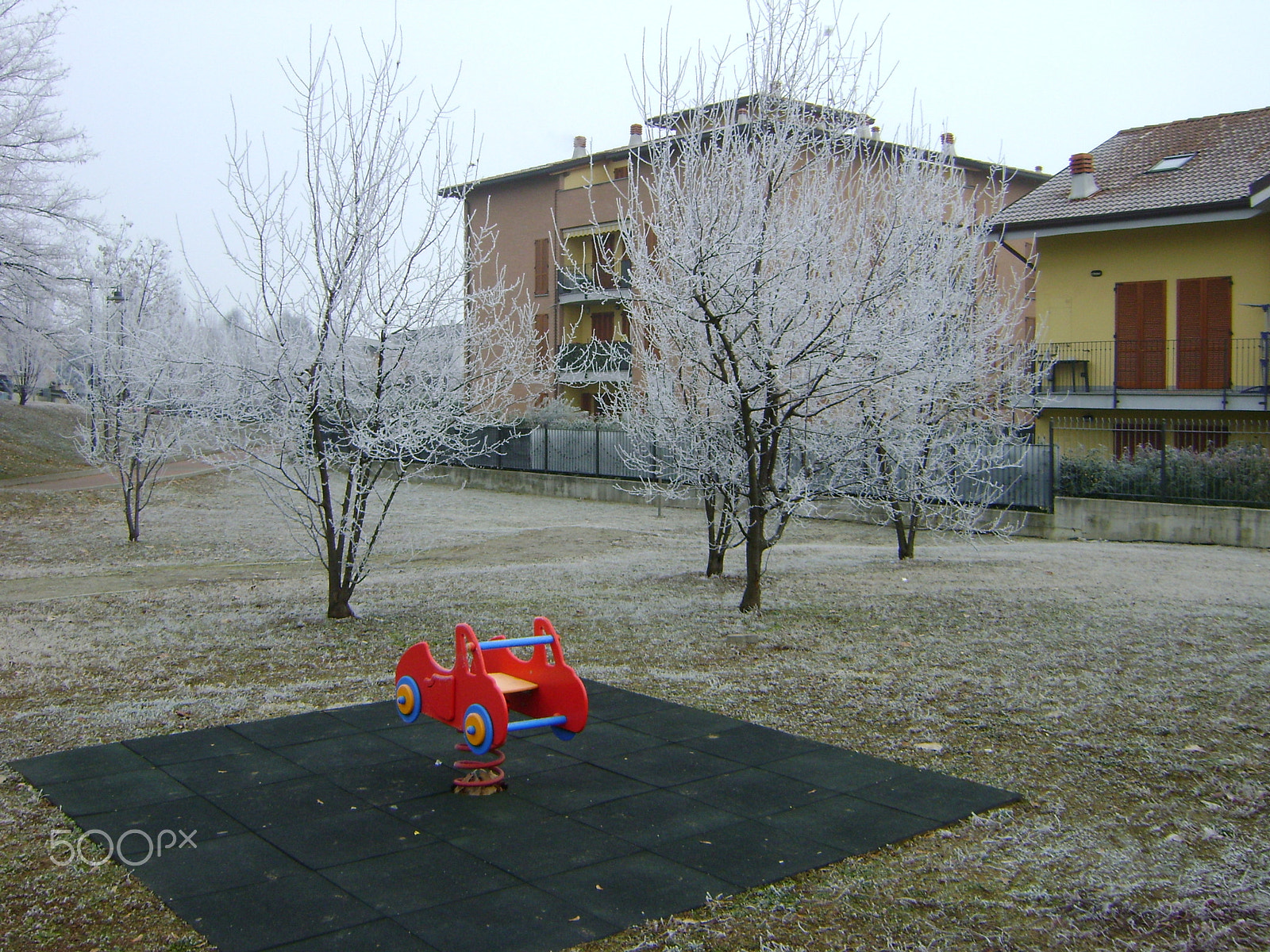 Sony DSC-S730 sample photo. Frozen playground photography