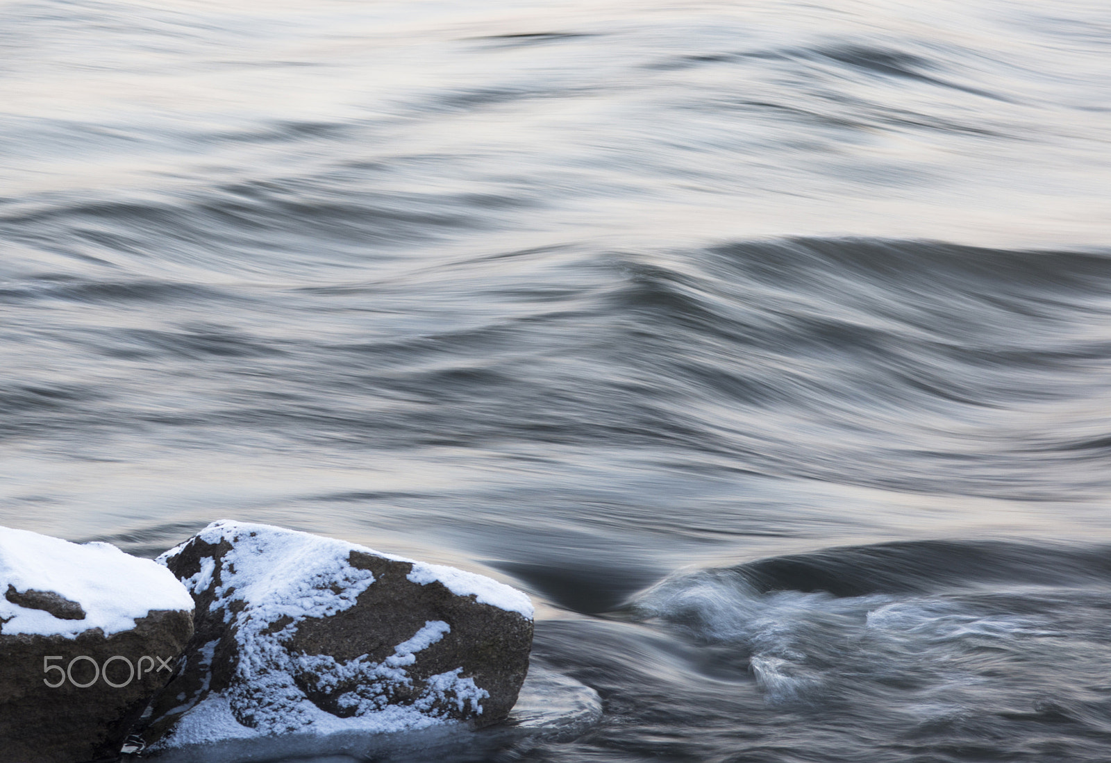 ZEISS Makro-Planar T* 100mm F2 sample photo. Frozen flow photography