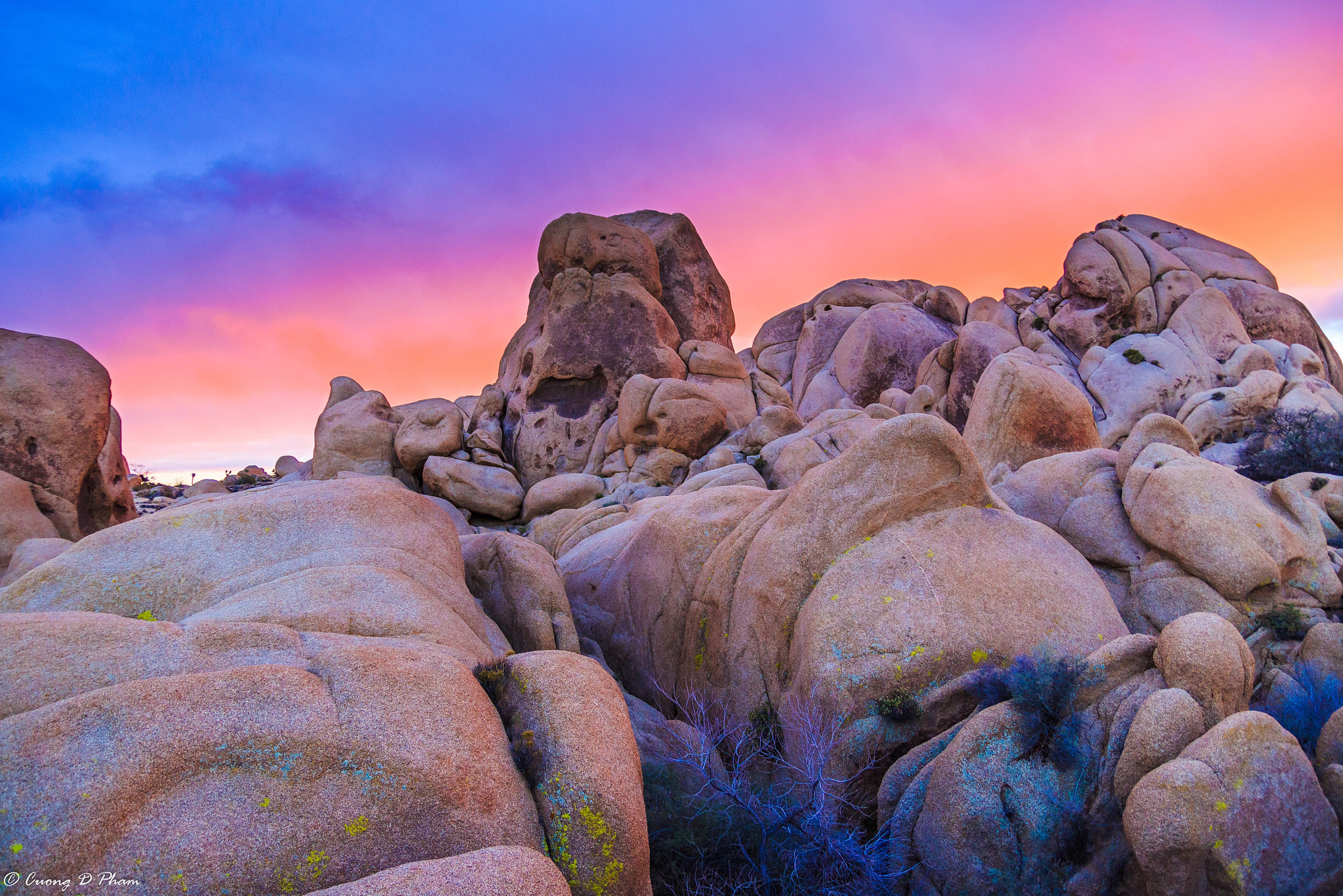 Tamron SP AF 17-50mm F2.8 XR Di II LD Aspherical (IF) sample photo. Magic light over skull rock trail at joshua tree national park photography