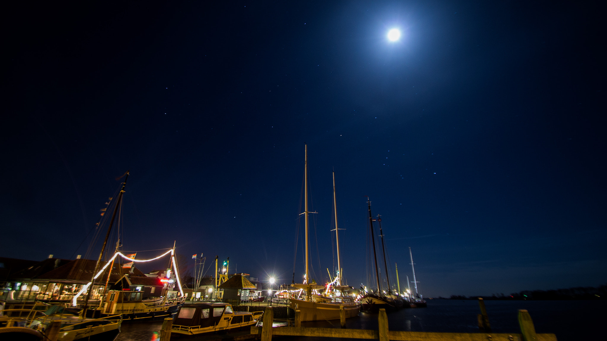 Sigma 10-20mm F3.5 EX DC HSM sample photo. Harbour of zoutkamp - the netherlands photography