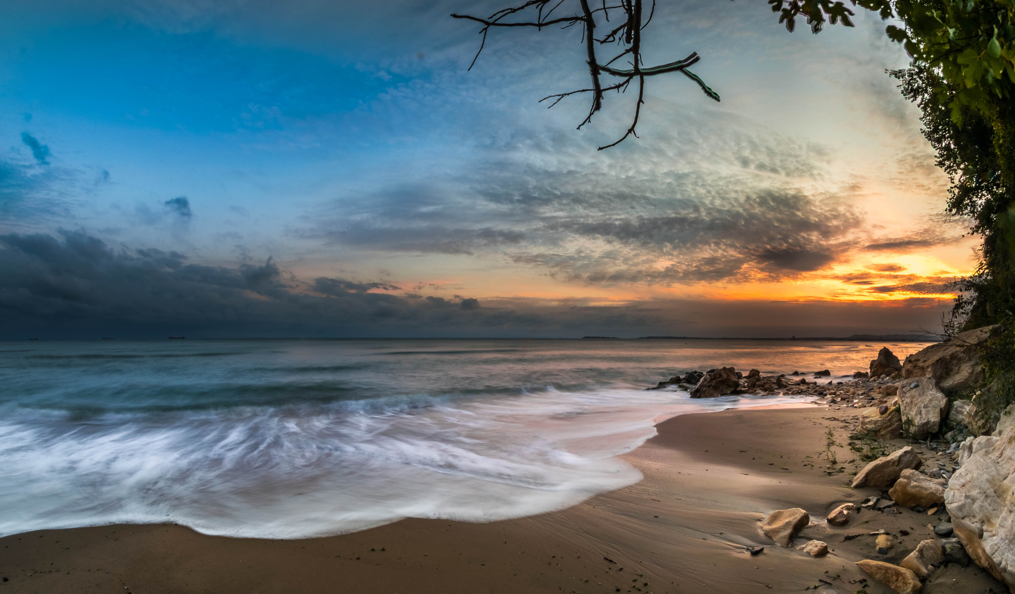 Nikon D3300 + Samyang 8mm F3.5 Aspherical IF MC Fisheye sample photo. Hdr beach sunset photography