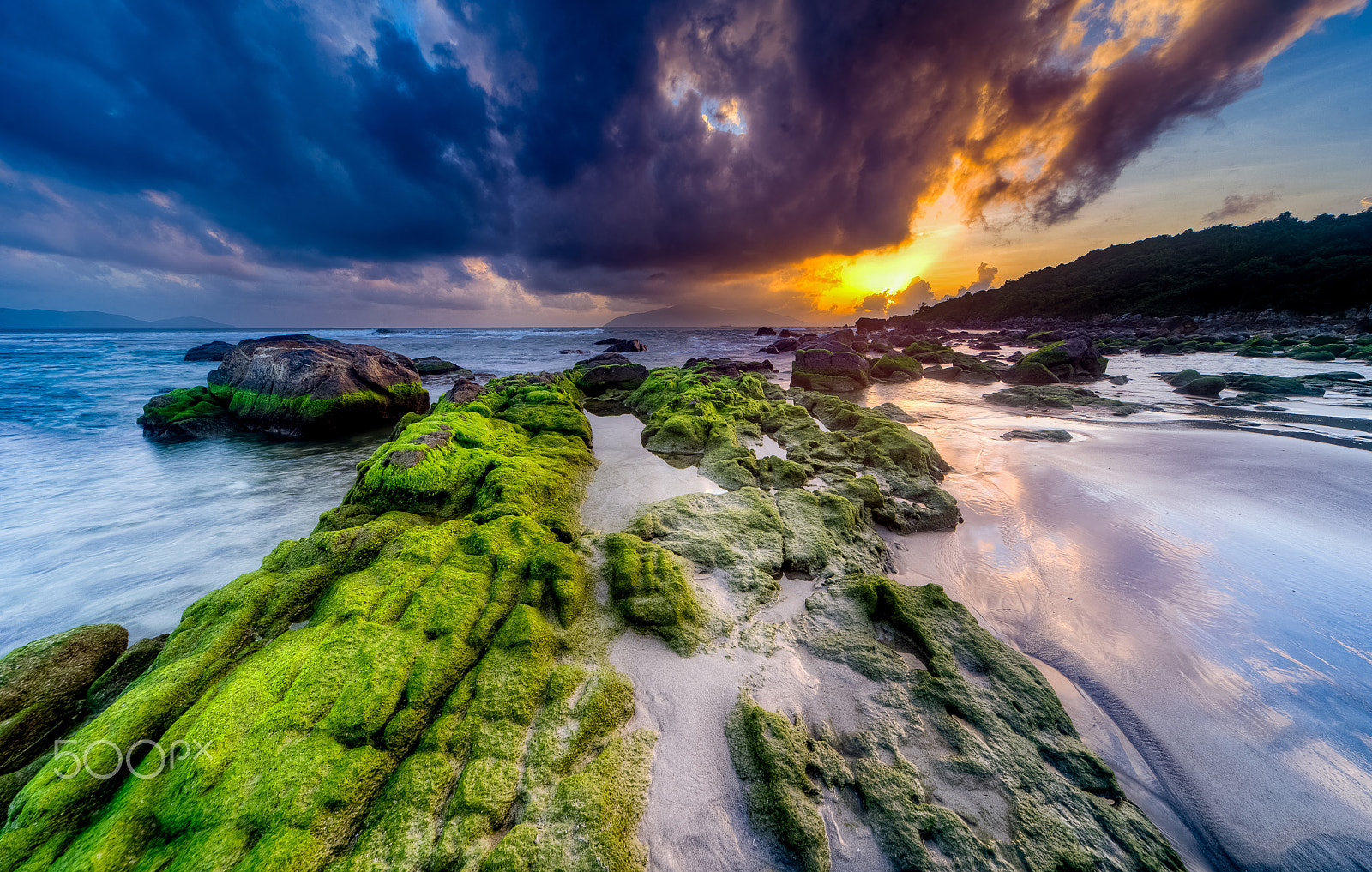 Sigma 12-24mm F4.5-5.6 EX DG Aspherical HSM sample photo. Nam o moss rocks photography