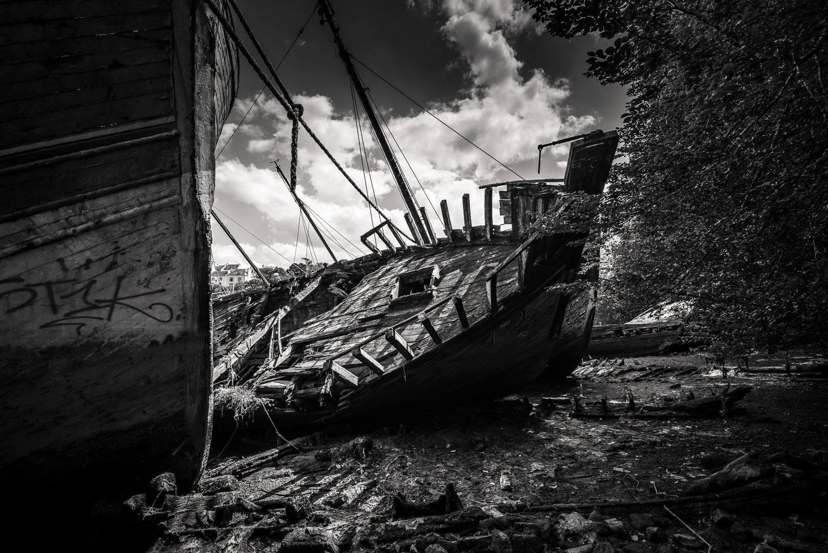 Sony a7R + Canon EF 16-35mm F4L IS USM sample photo. Final resting place photography