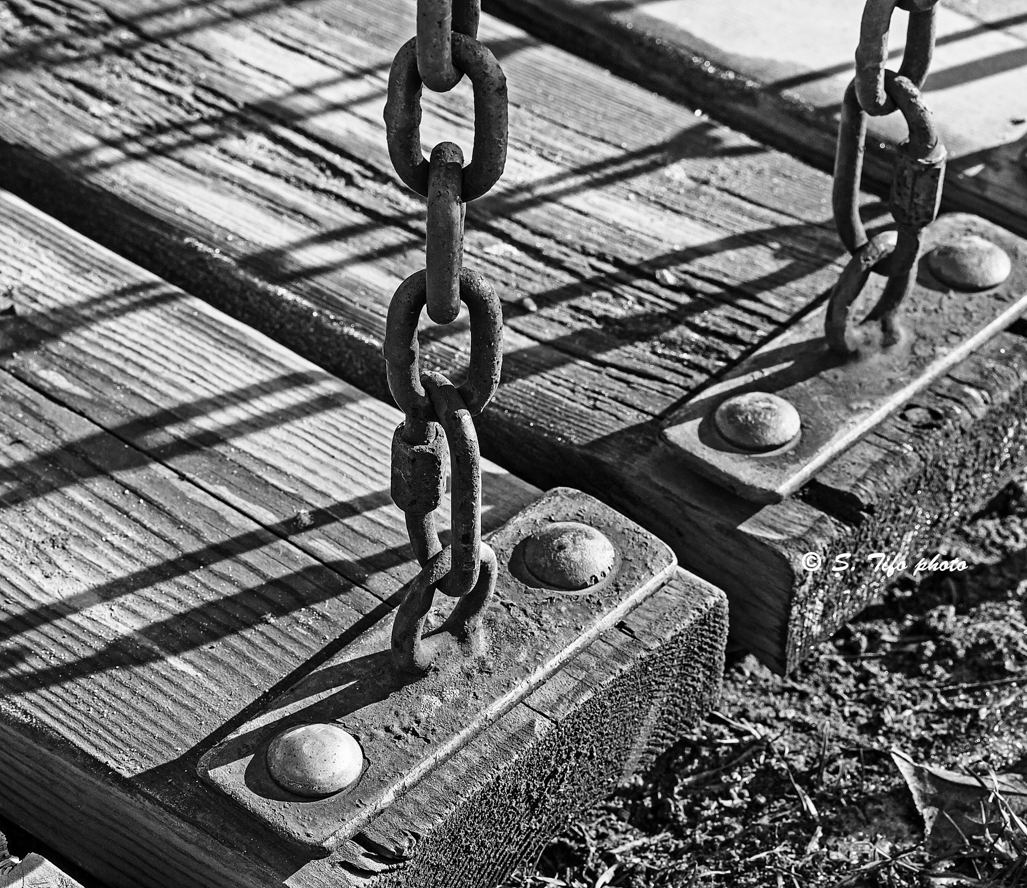 Canon EF-S 60mm F2.8 Macro USM sample photo. Lines and shadows black and white ... photography