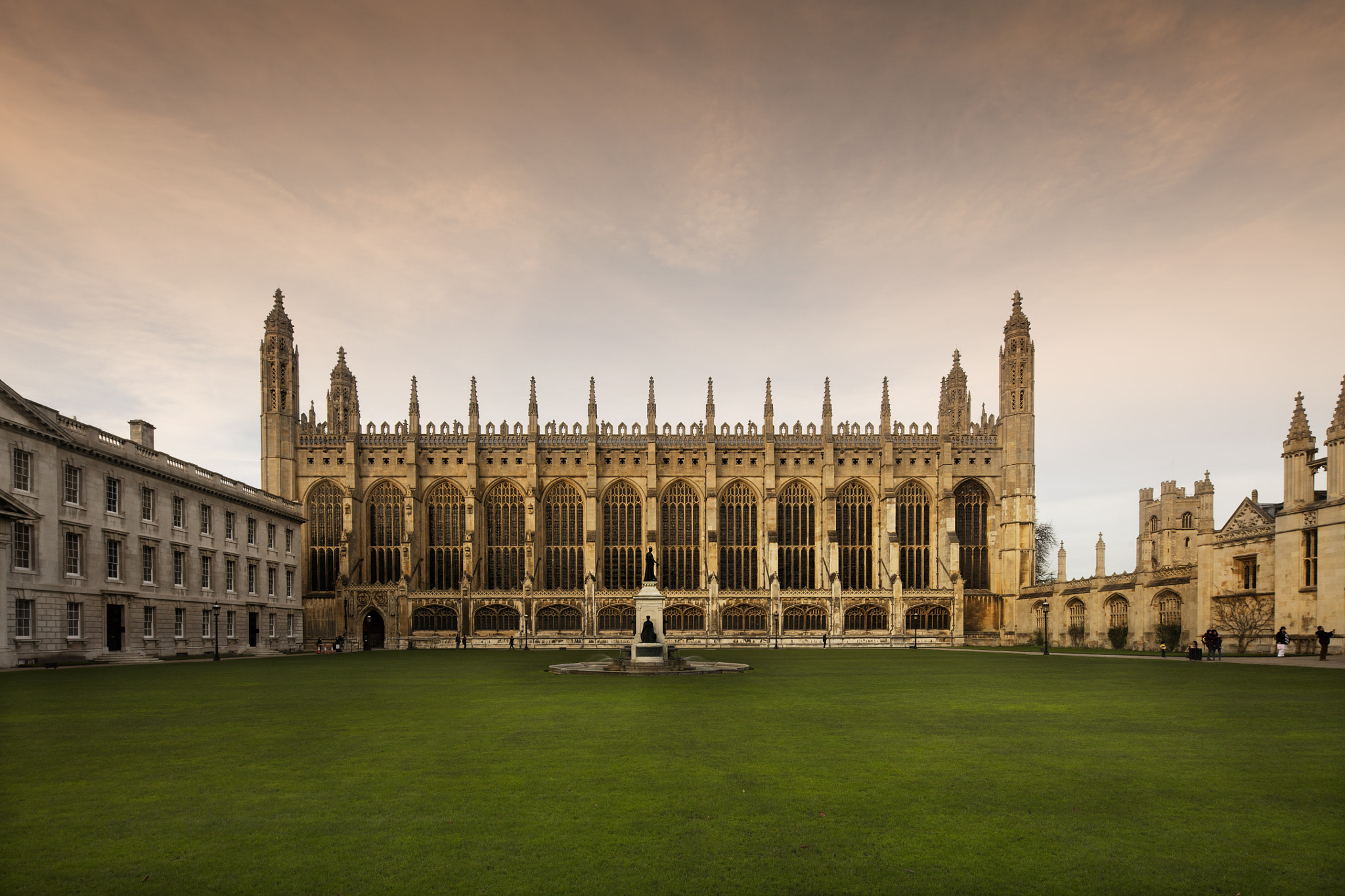 Canon EOS 5DS R + Canon TS-E 17mm F4L Tilt-Shift sample photo. King college(cambridge) photography