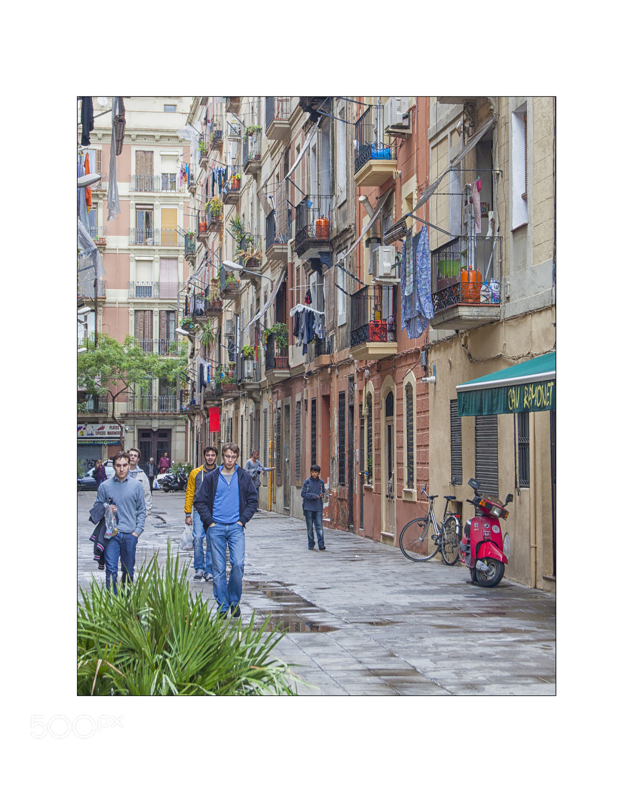 Sigma 18-125mm F3.8-5.6 DC OS HSM sample photo. Barcelona boys photography
