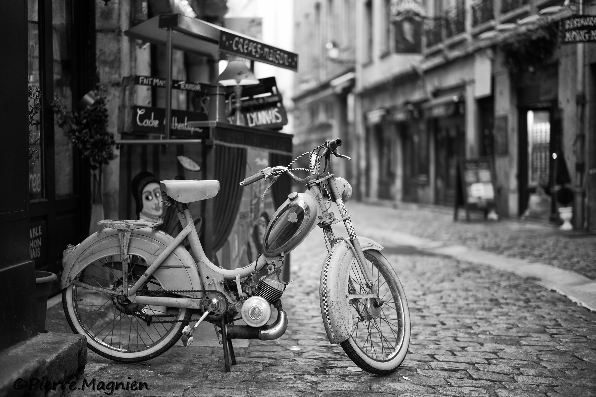 Leica M-Monochrom sample photo. Bouchon lyonnais photography