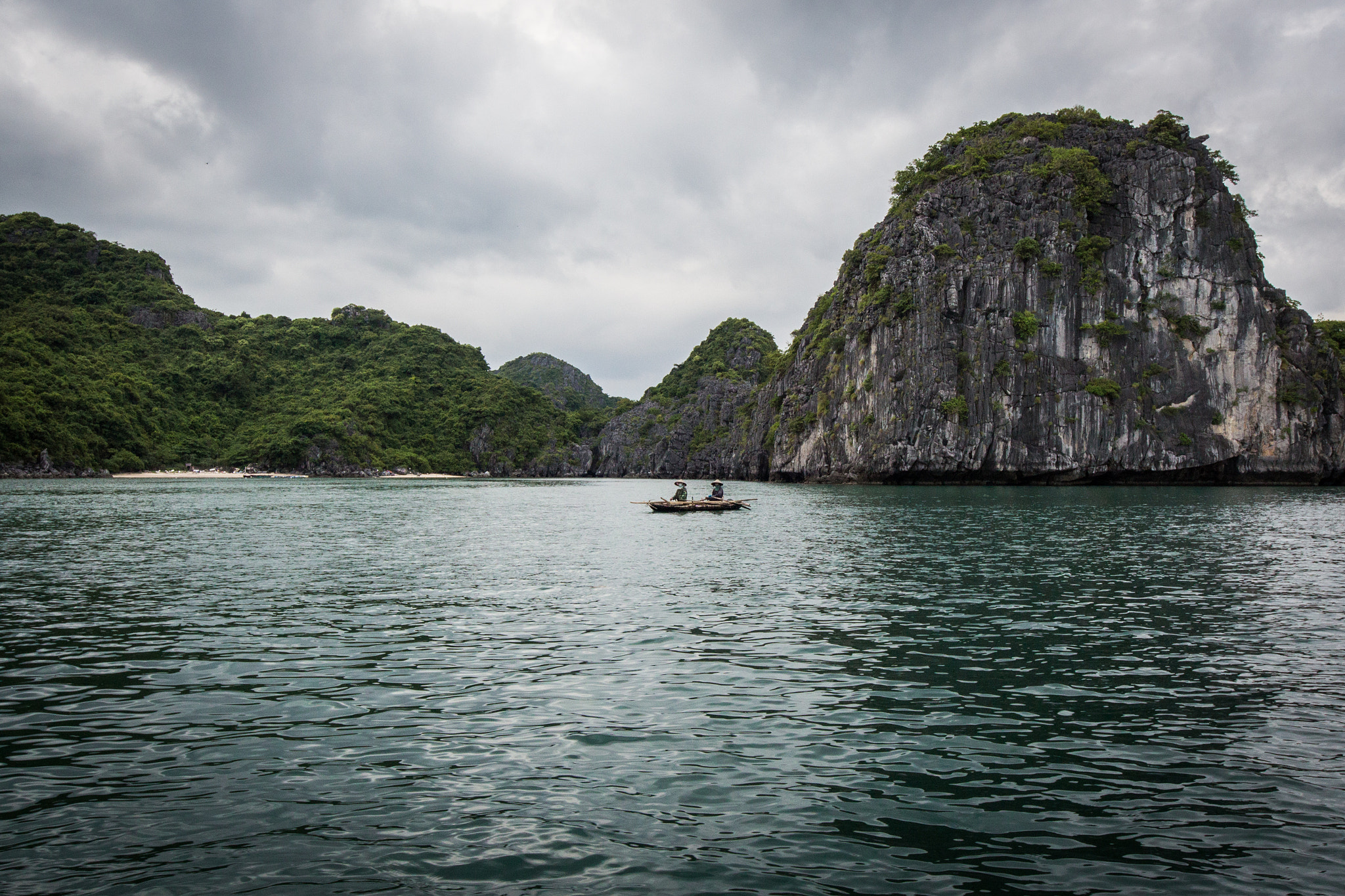 Sigma 8-16mm F4.5-5.6 DC HSM sample photo. Ha long bay photography
