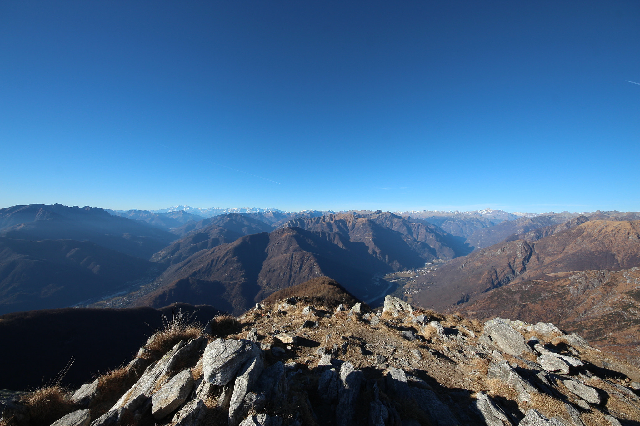 Sigma 8-16mm F4.5-5.6 DC HSM sample photo. Vista dalla cima trosa photography